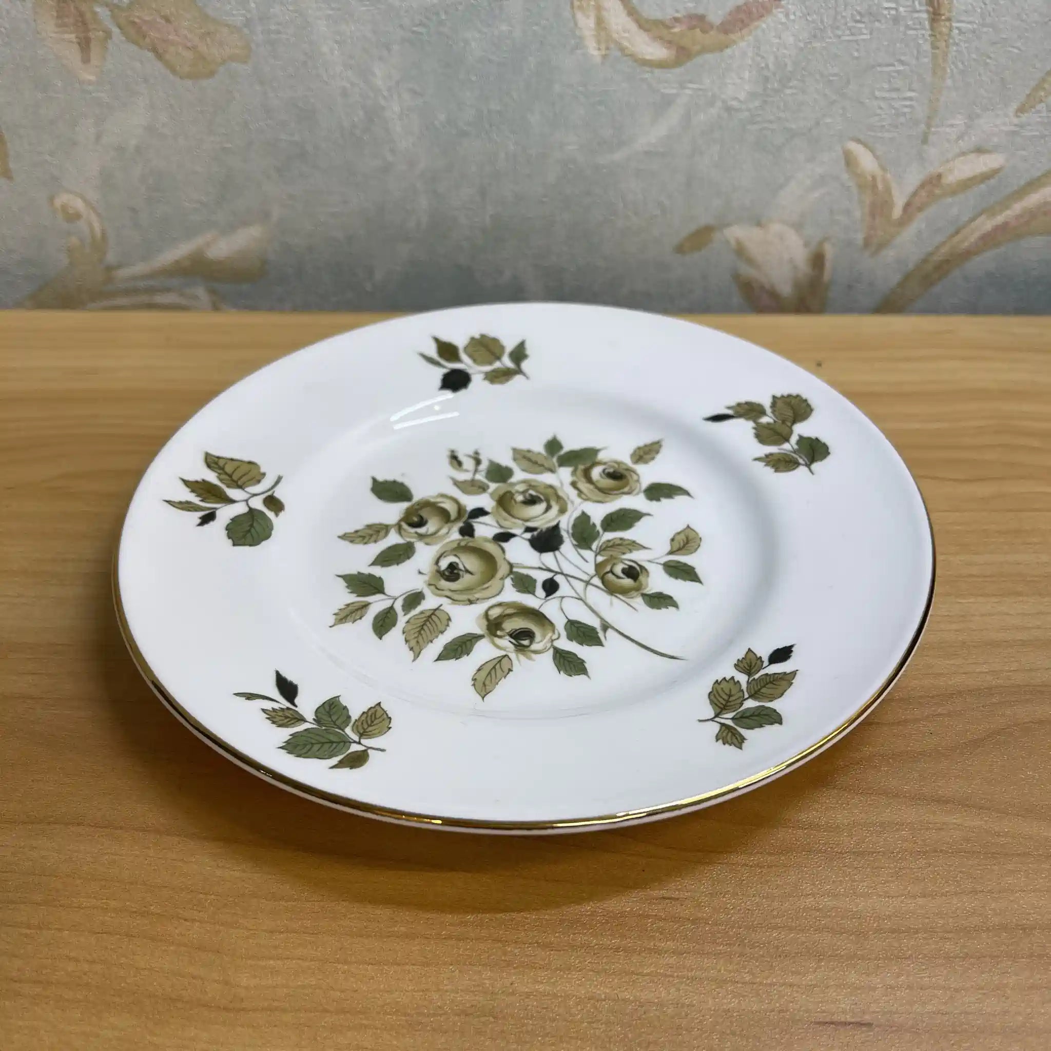 [Antique] Trio (C&S + dessert plate) + dessert plate