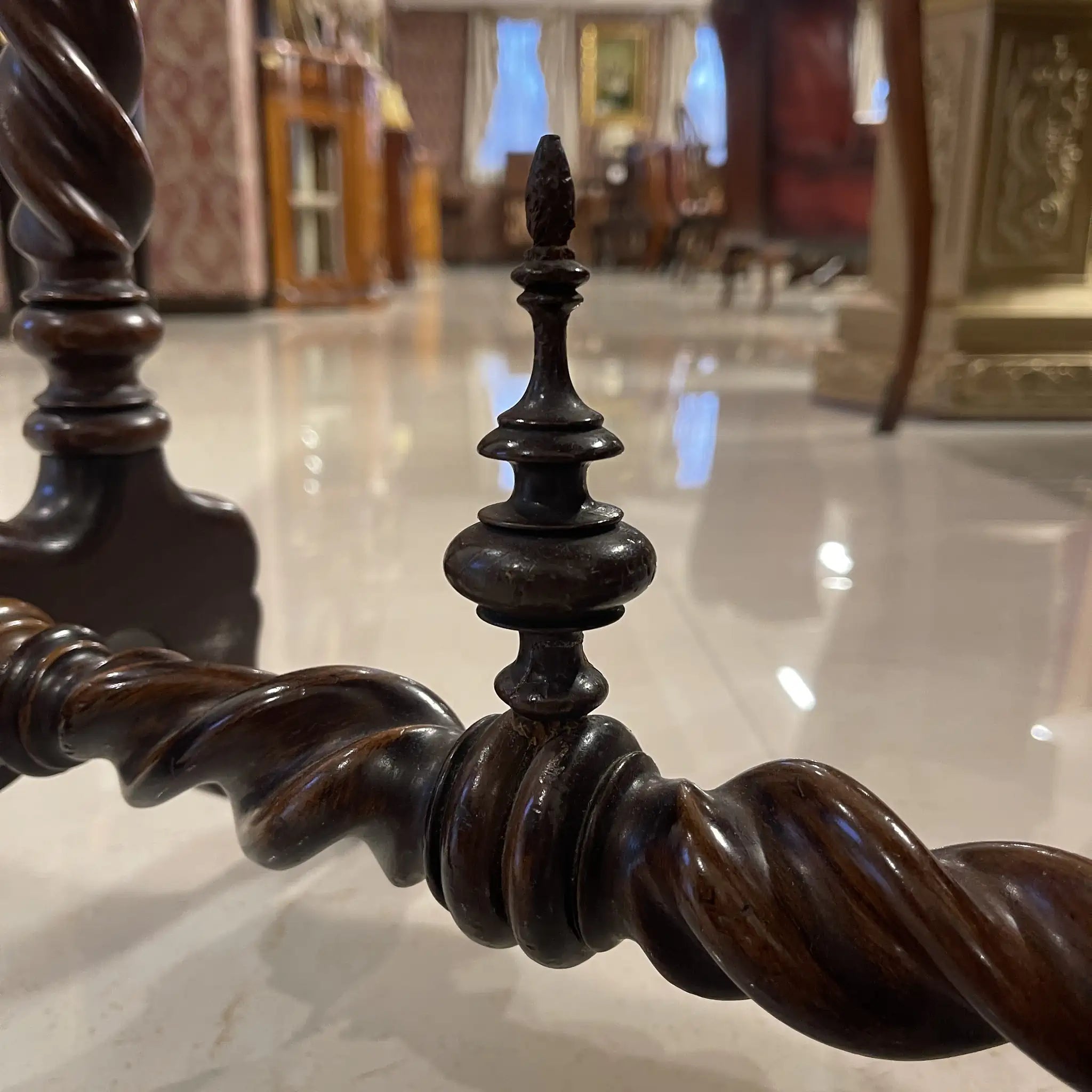 鑲嵌物的古董針線盒 / 19 世紀，英國