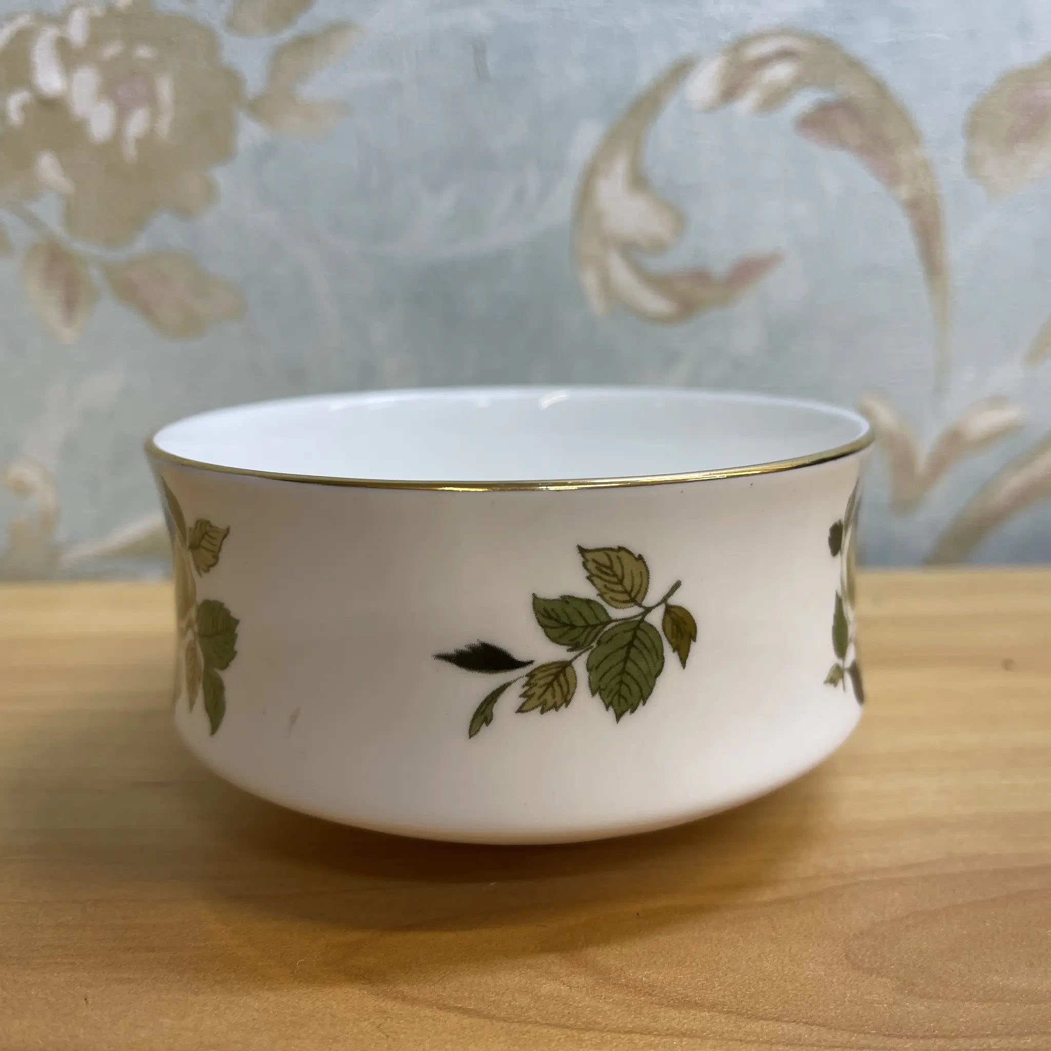 Crown Staffordshire / シュガーボウル / 推定20C中期 / Fine Bone China / イギリス / 薔薇 / [アンティーク]