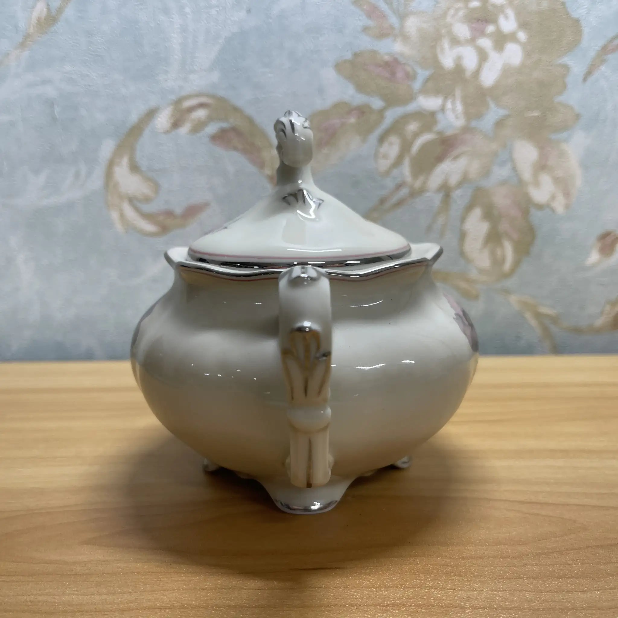 出品デビュー特別セール/チェコスロバキア/ロイヤル・ ダックス製陶器2頭の馬 チェコスロバキア製 Haas & Czjzek H&C マーガレット 花柄 コーヒー