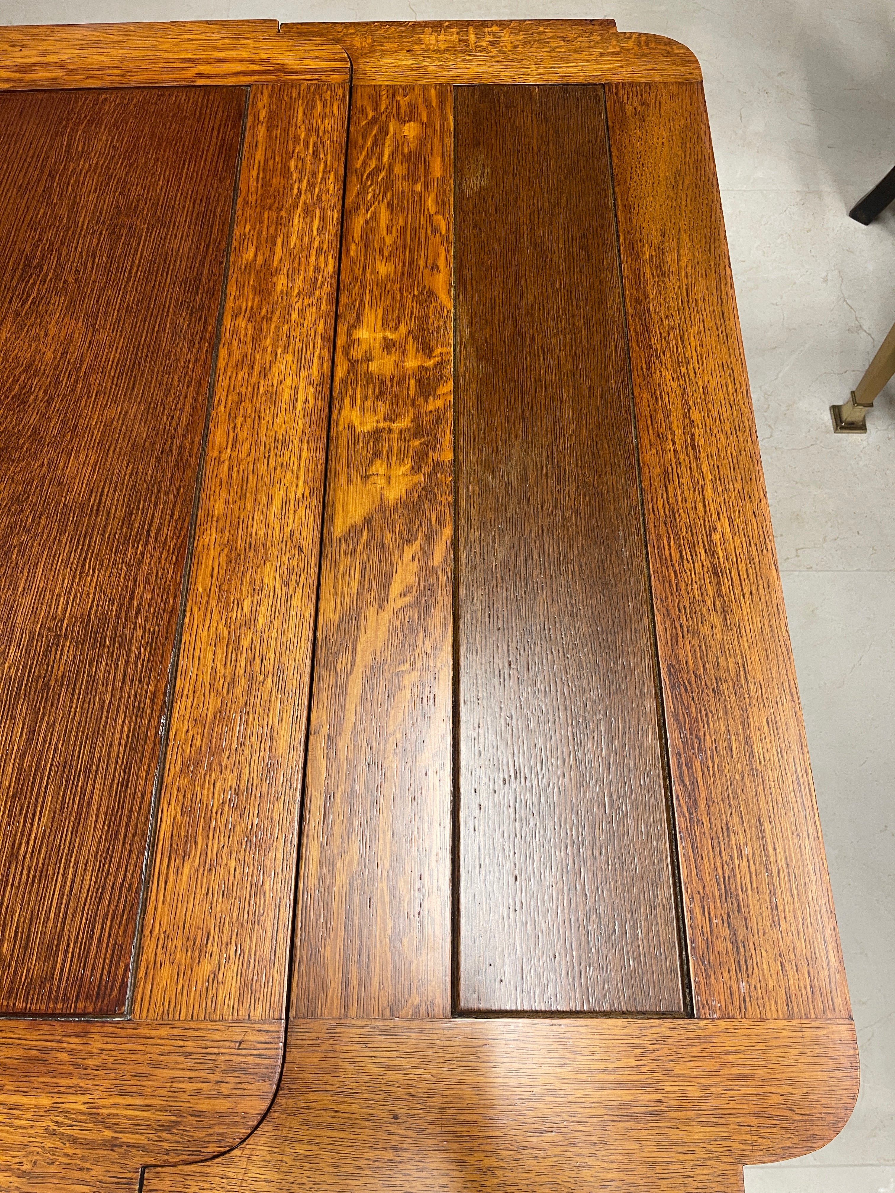 Antique draw-leaf table / Early 20th century (presumably) / Oak / British / Bourboise legs