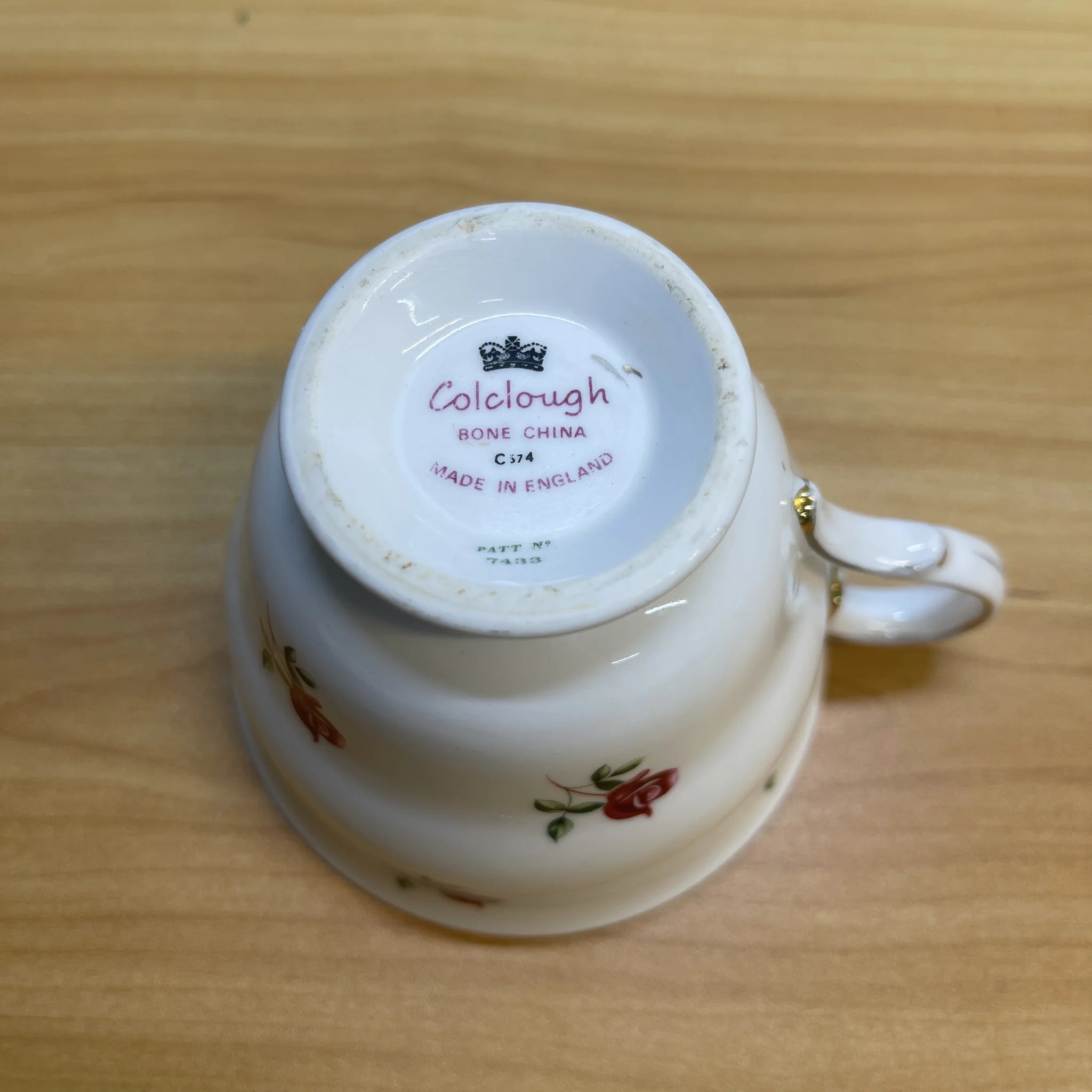 【复古】杯&碟子/ Crown Royal /估计20c中/ Bone China /英国/玫瑰，金彩