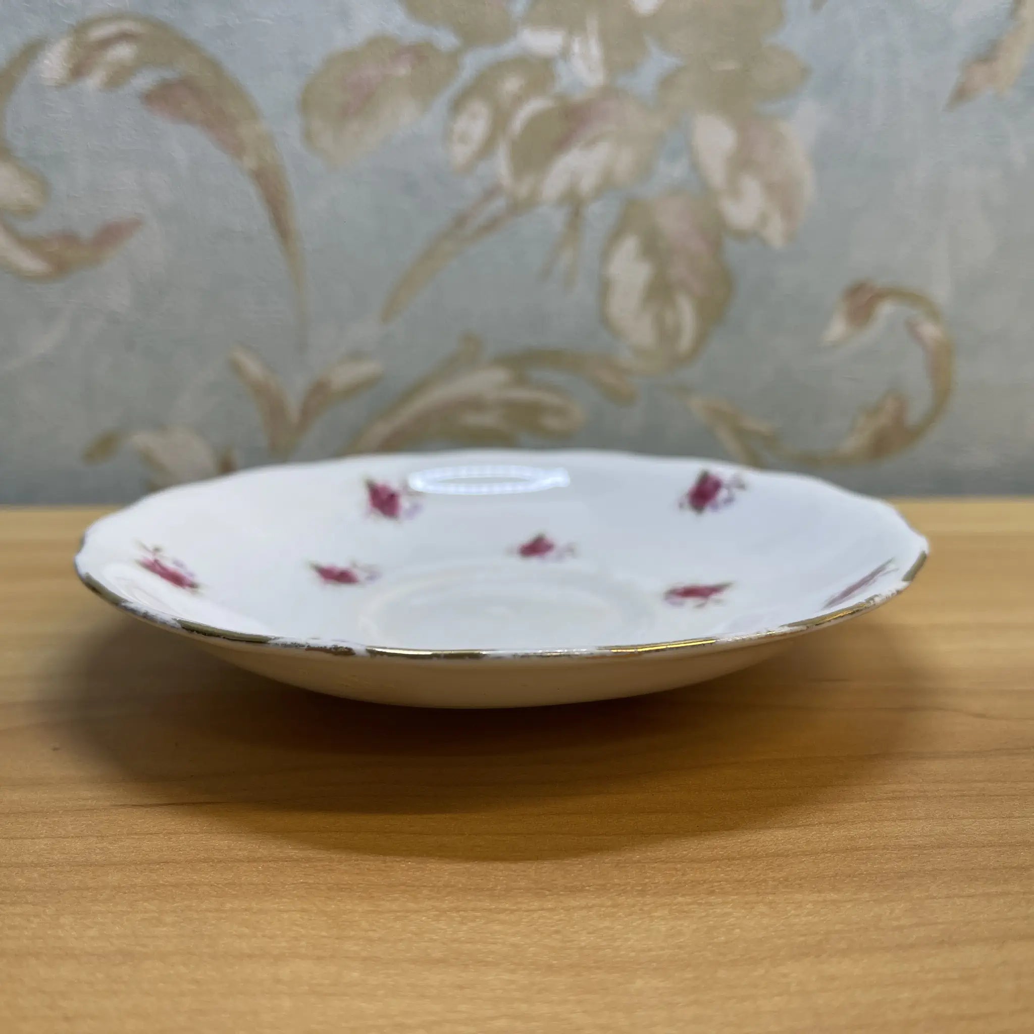 【复古】杯&碟子/ Crown Royal /估计20c中/ Bone China /英国/玫瑰，金彩
