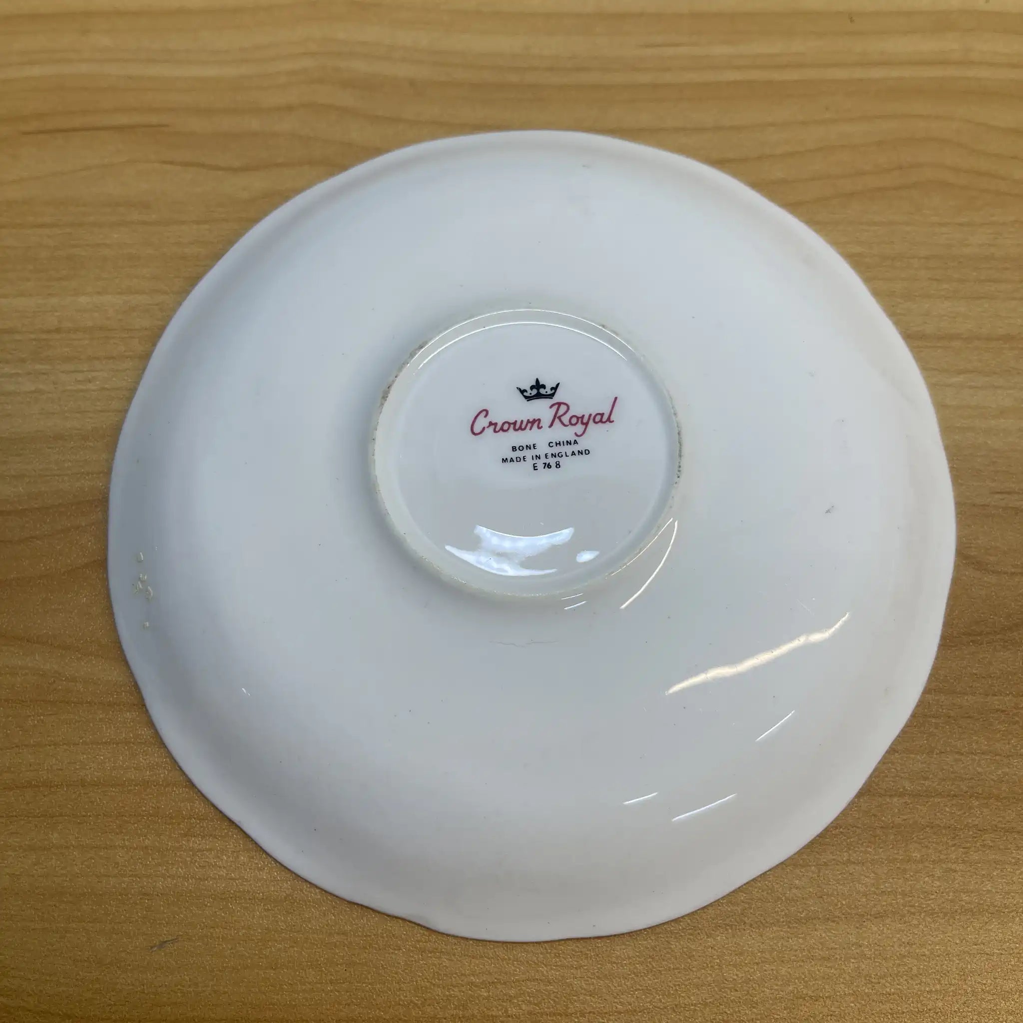 【复古】杯&碟子/ Crown Royal /估计20c中/ Bone China /英国/玫瑰，金彩