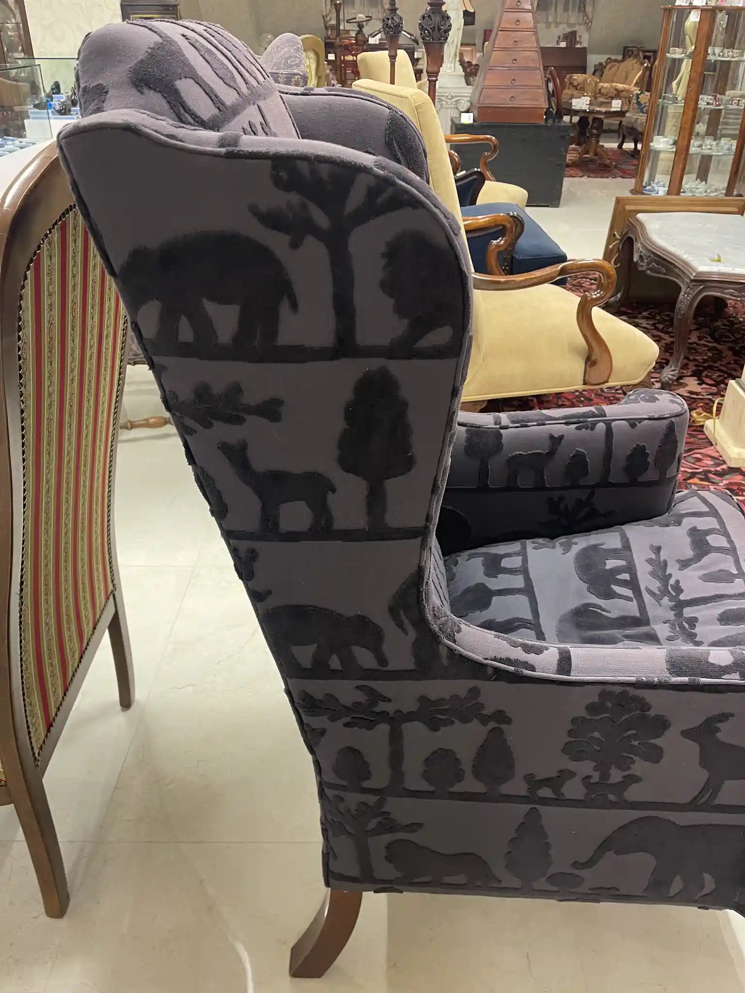 Antique 1-seater wing sofa, Georgian style, late 20th century (presumably), beech wood, British, animal print, Crow &amp; Ballfoot