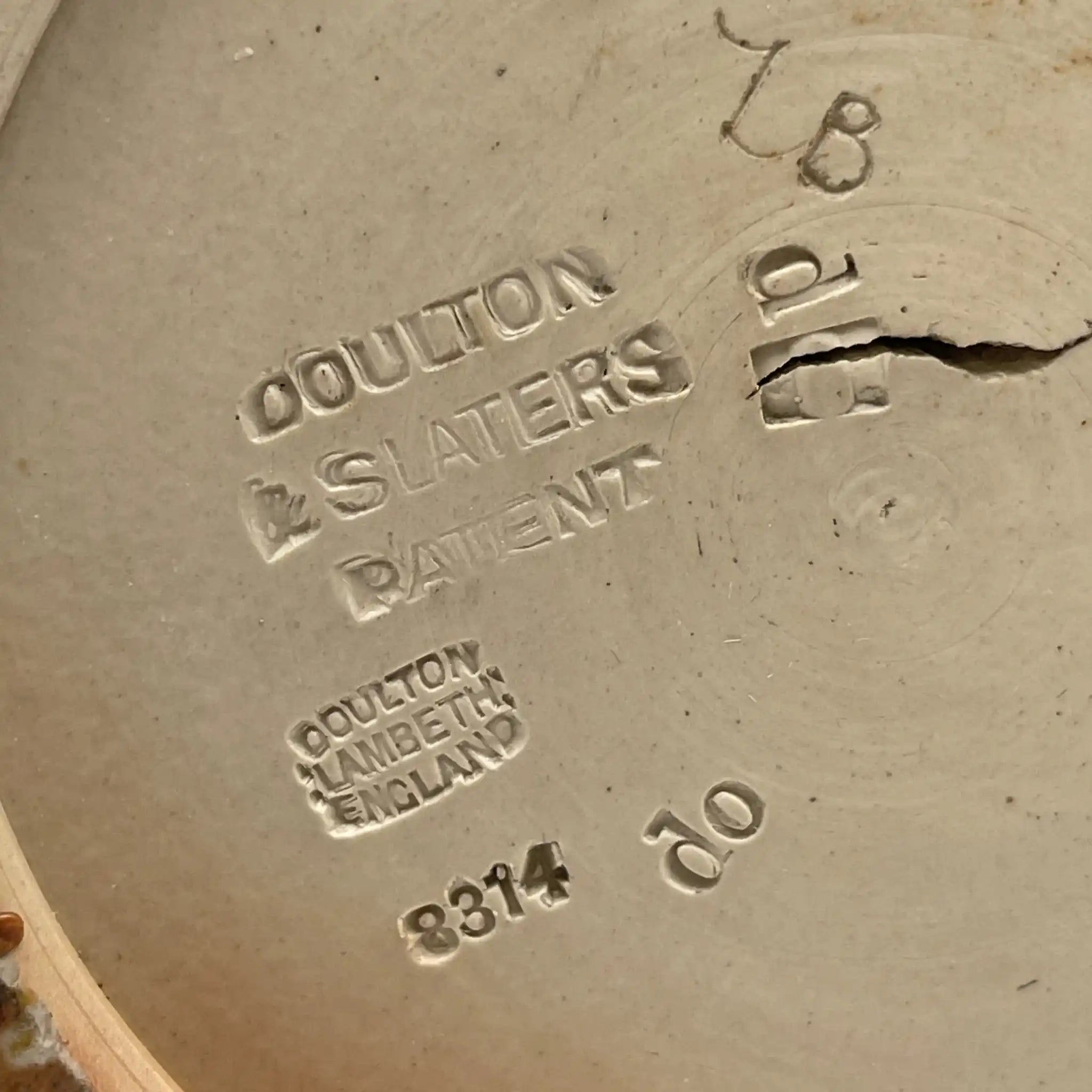 花瓶/ ROYAL DOULTON / SLATER / SLATER， 兰贝斯窑(Lambethware) / 20年代- 30年代左右/英国/斯莱特专利技术，蕾丝转印装饰，手工珐琅着色