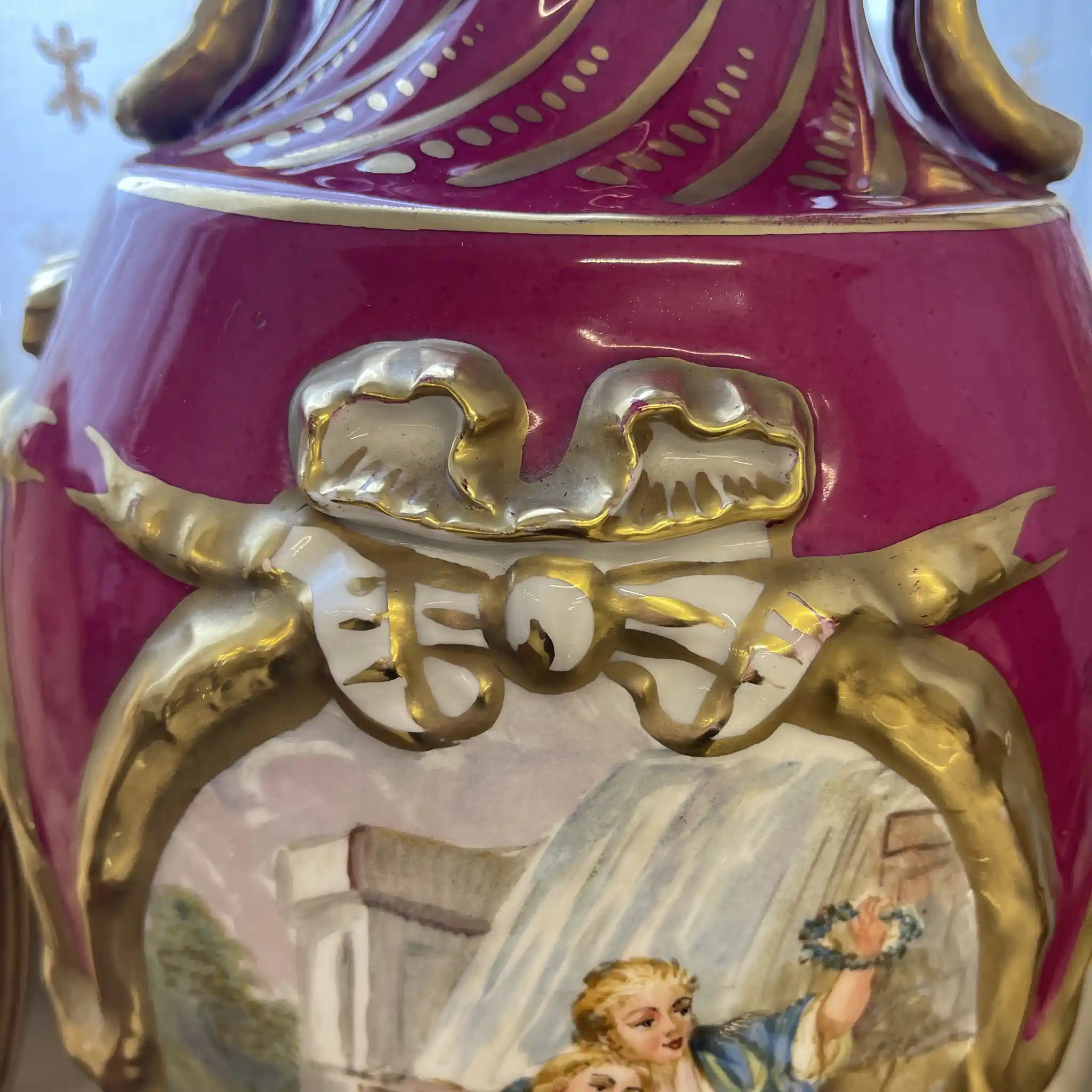 【アンティーク】 フラワーベース(花瓶) / 1900年代 / 磁器 / フランス / 金彩装飾