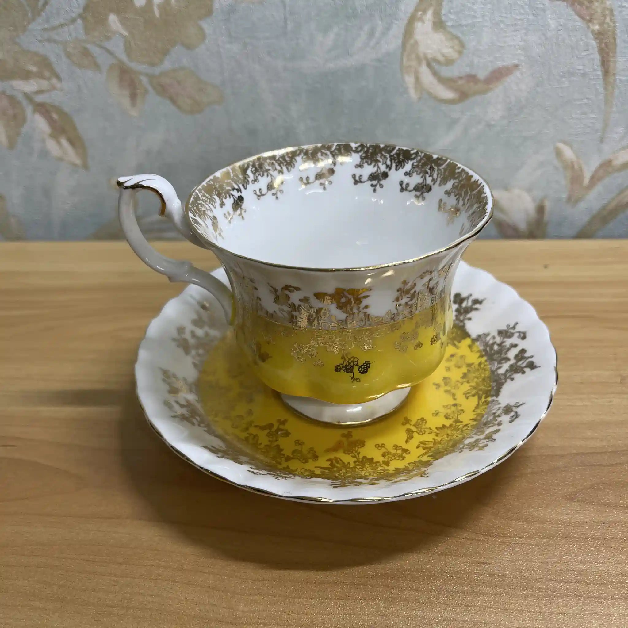 [Vintage] Tea cup & saucer