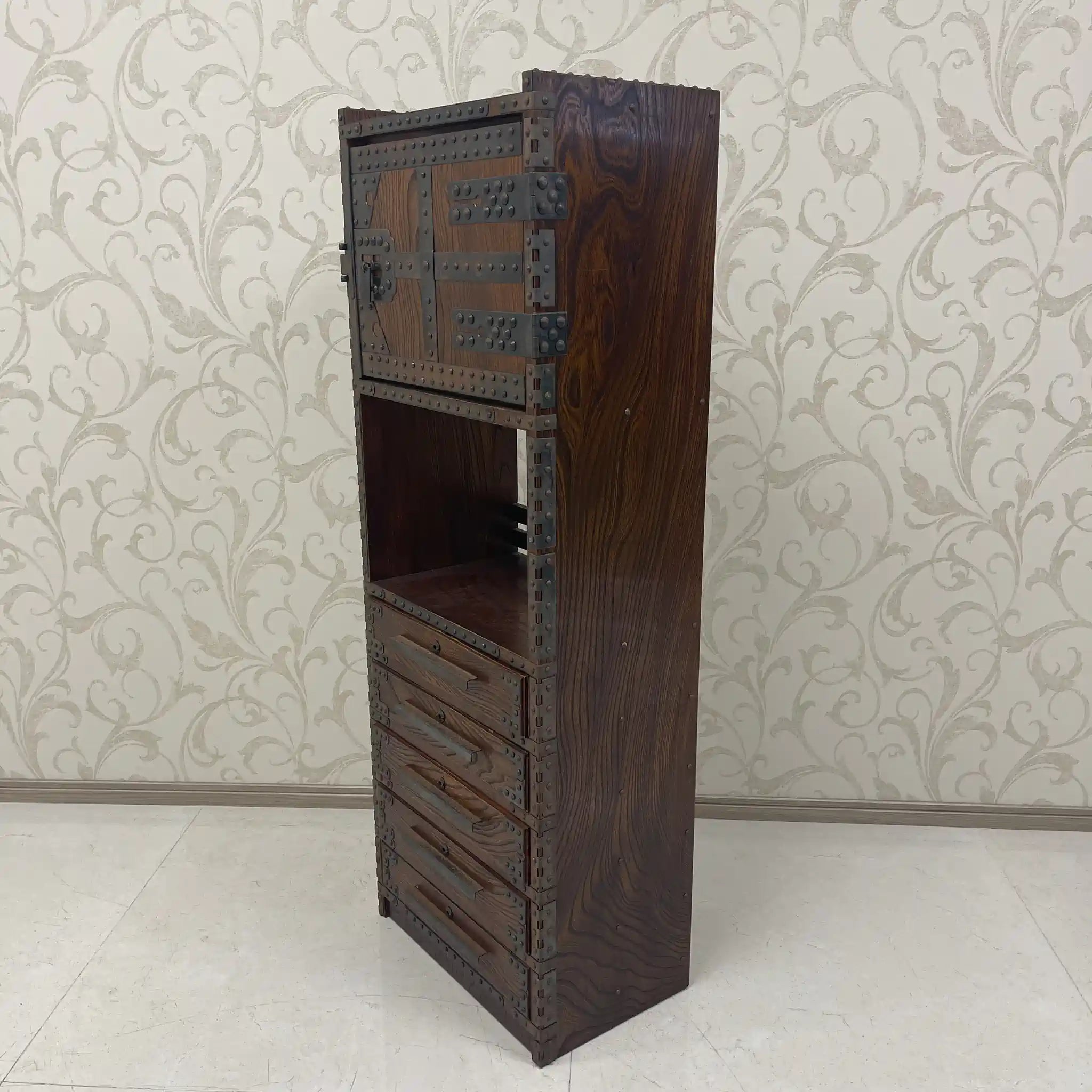 キャビネット / 推定20C中後期 / 欅材 / 日本 / 欅調突板, 手打ち風金具 / [ビンテージ]