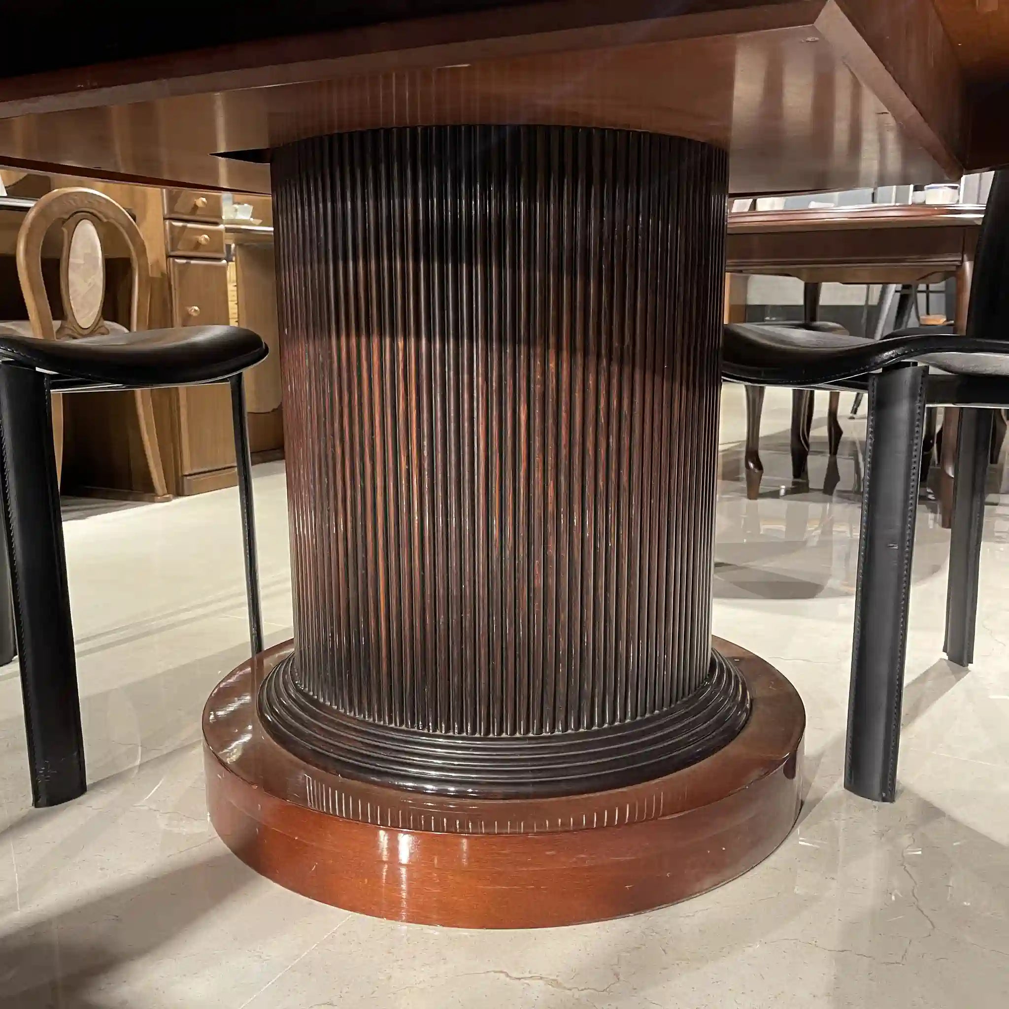 【リユース】 ダイニングテーブル / 伸長式 / 円形天板 / センターベース