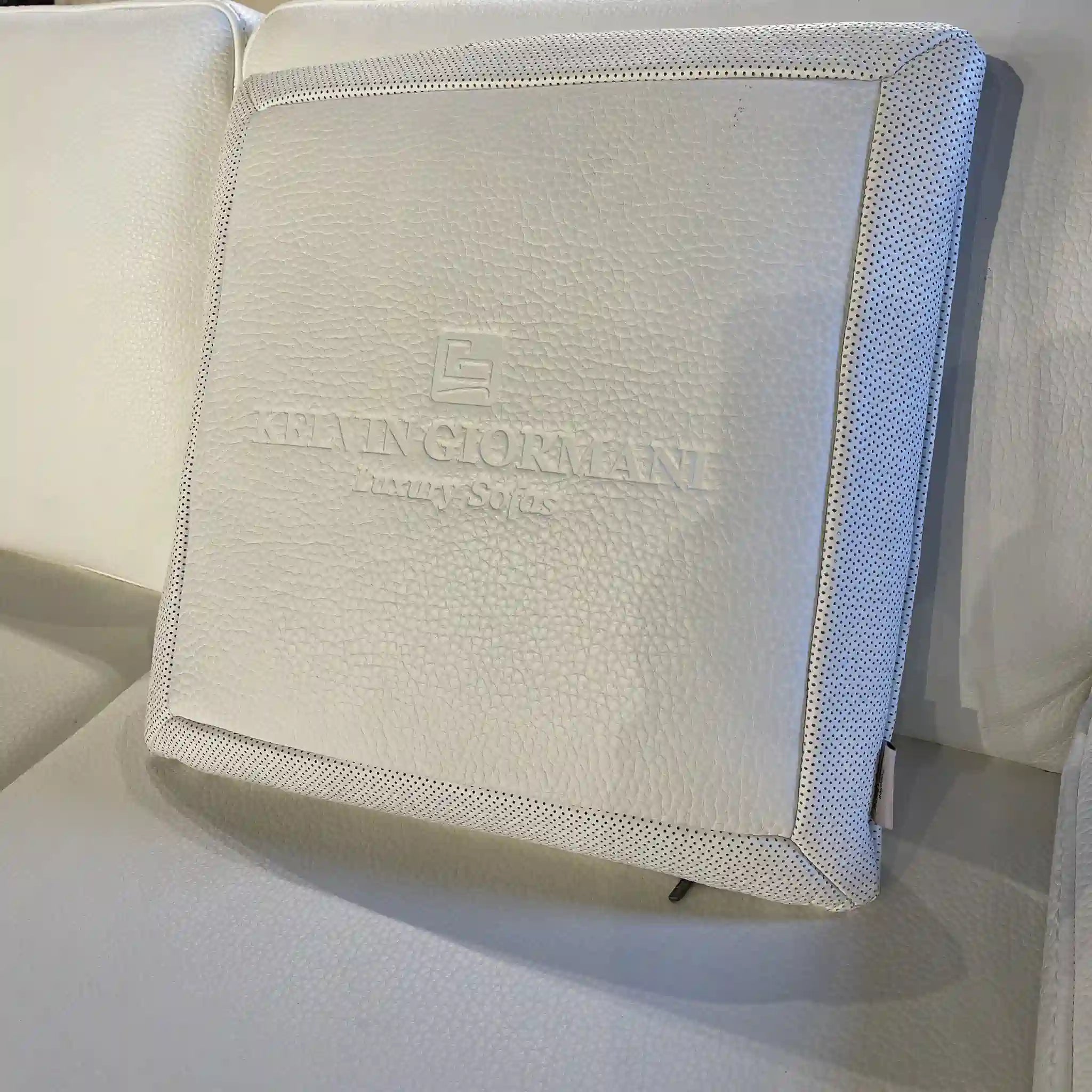 【リユース】 レザーソファ / KELVIN GIORMANI(ケルビン ジョルマーニ) / 本革 / ヨーロッパ