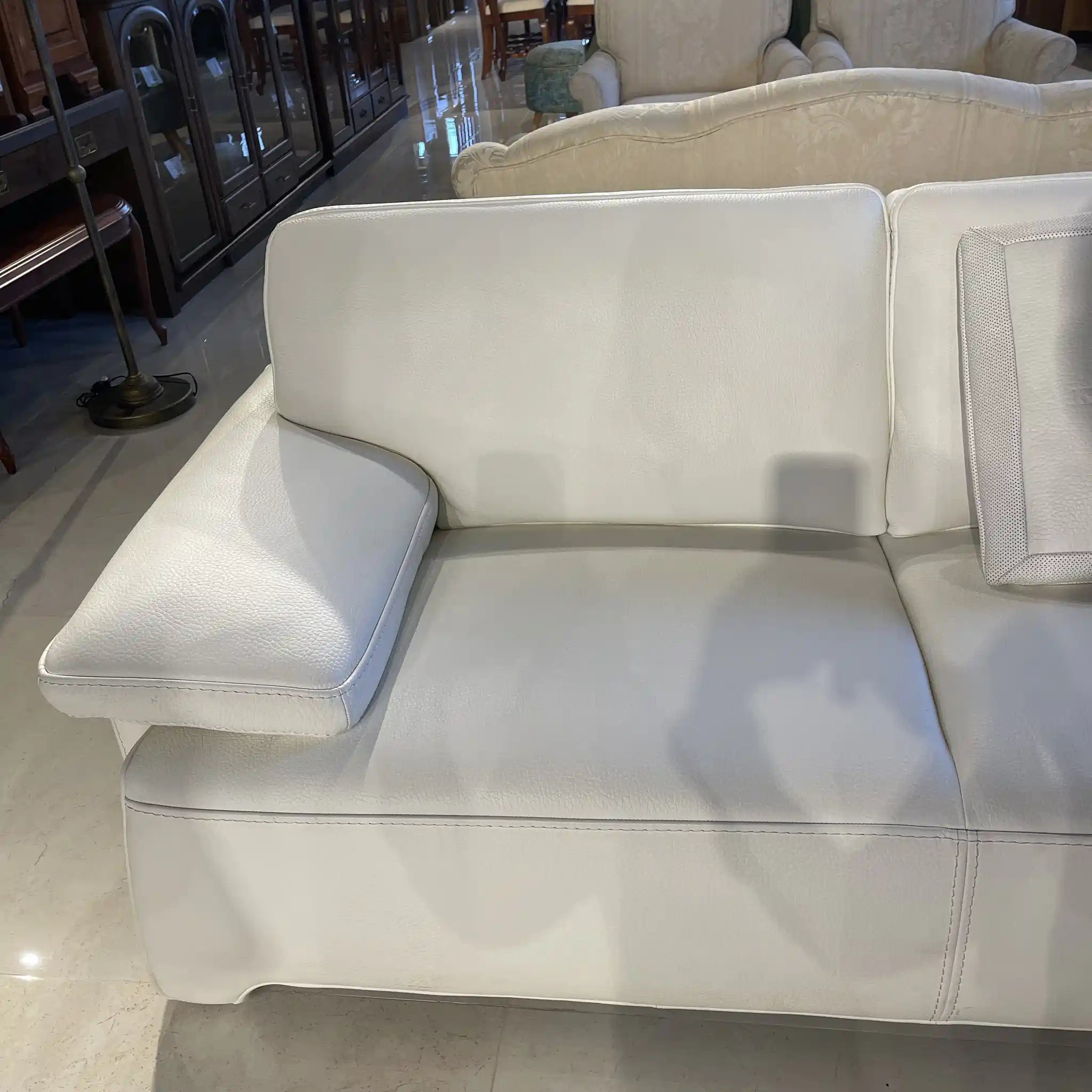 【リユース】 レザーソファ / KELVIN GIORMANI(ケルビン ジョルマーニ) / 本革 / ヨーロッパ