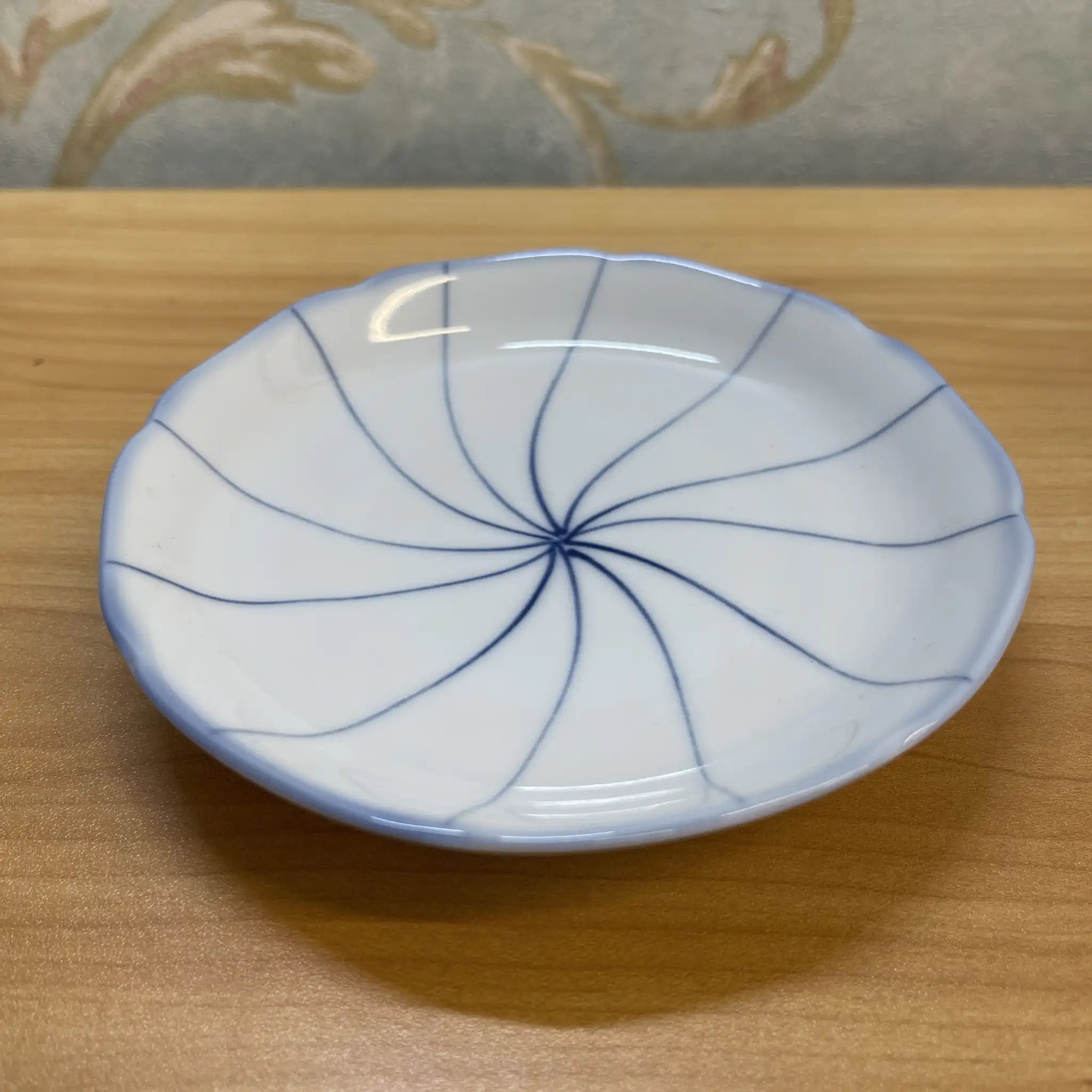 龍峰窯 / 小皿 / 20C末 / 磁器 / 日本 / 箱付 / [リユース]
