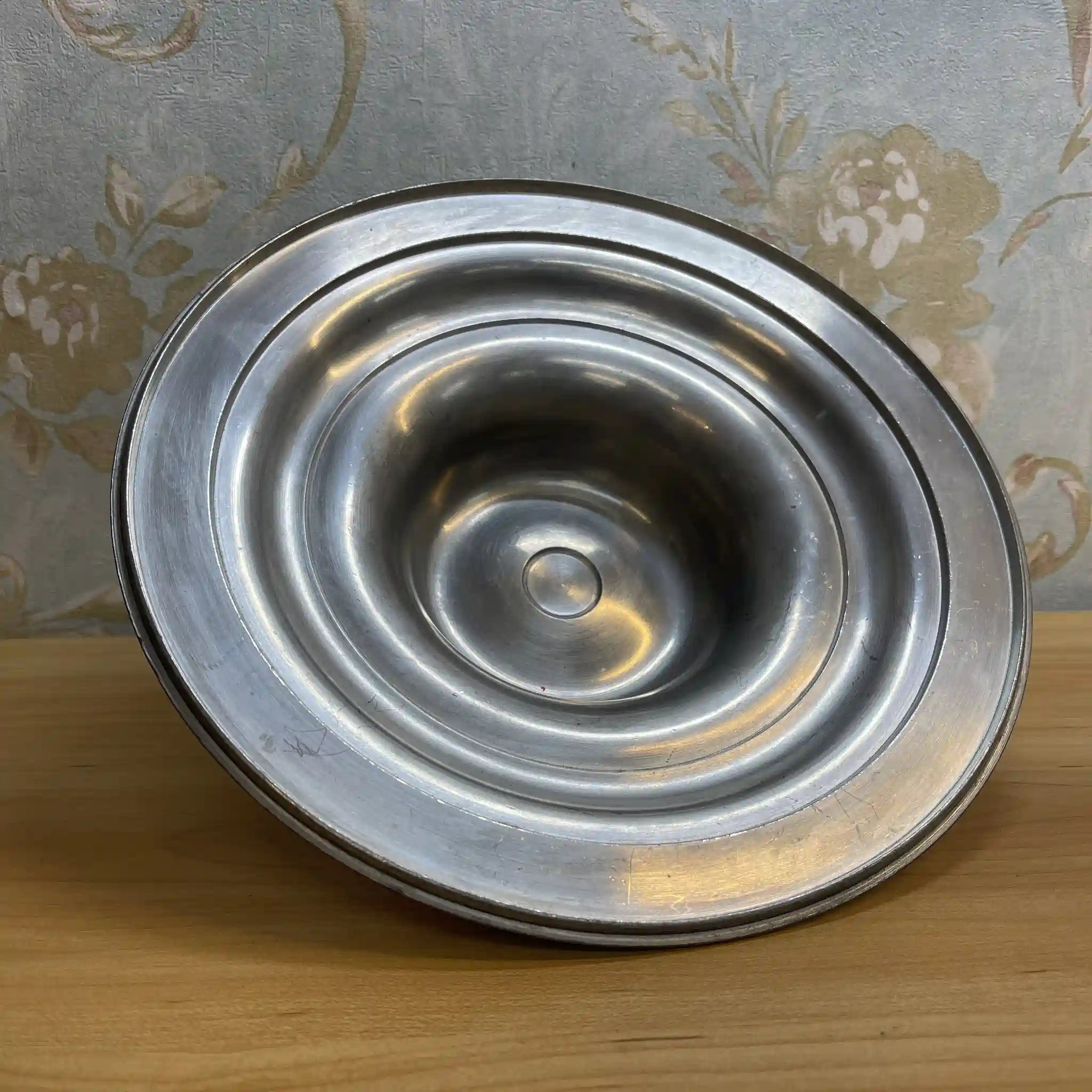 [Antique] Soup Turin / Estimated early 20C / Pewter / Germany / Pine nuts
