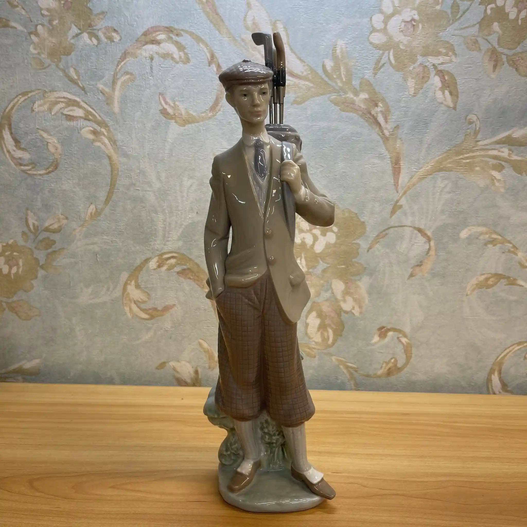 [Reuse] Figurine (ceramic doll)