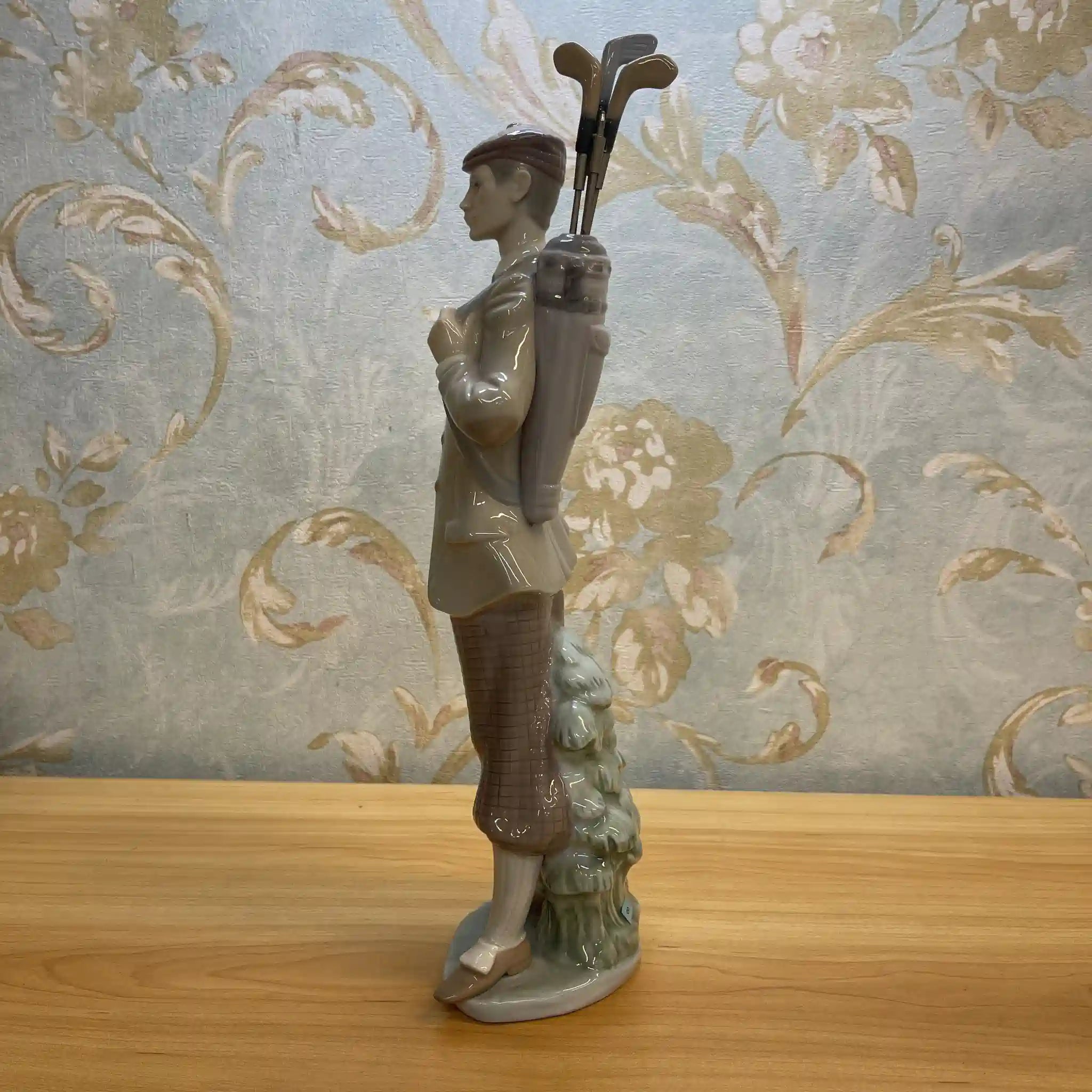 [Reuse] Figurine (ceramic doll)