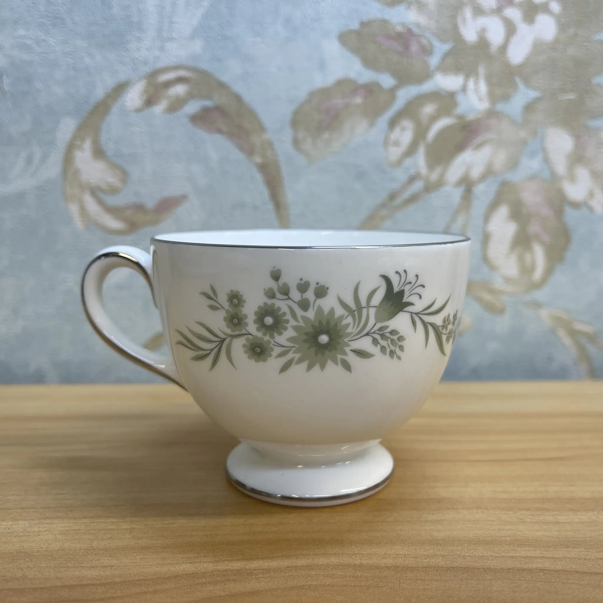 [Vintage] Trio (C&S + dessert plate) 2P + dessert plate