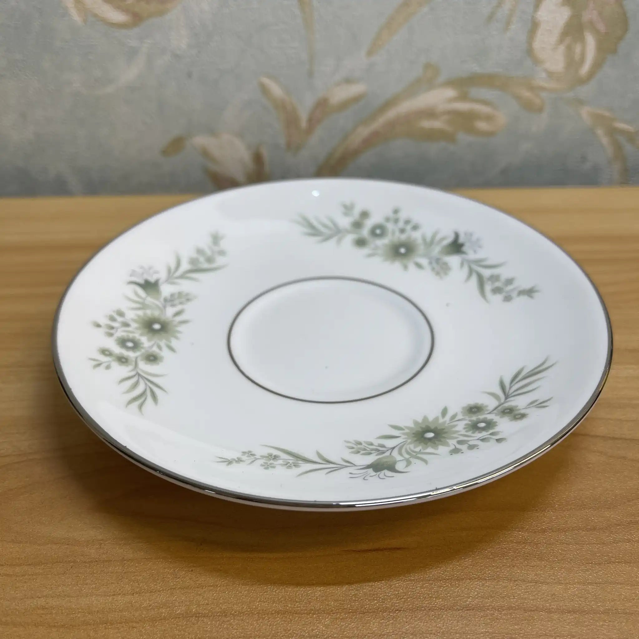 [Vintage] Trio (C&S + dessert plate) 2P + dessert plate