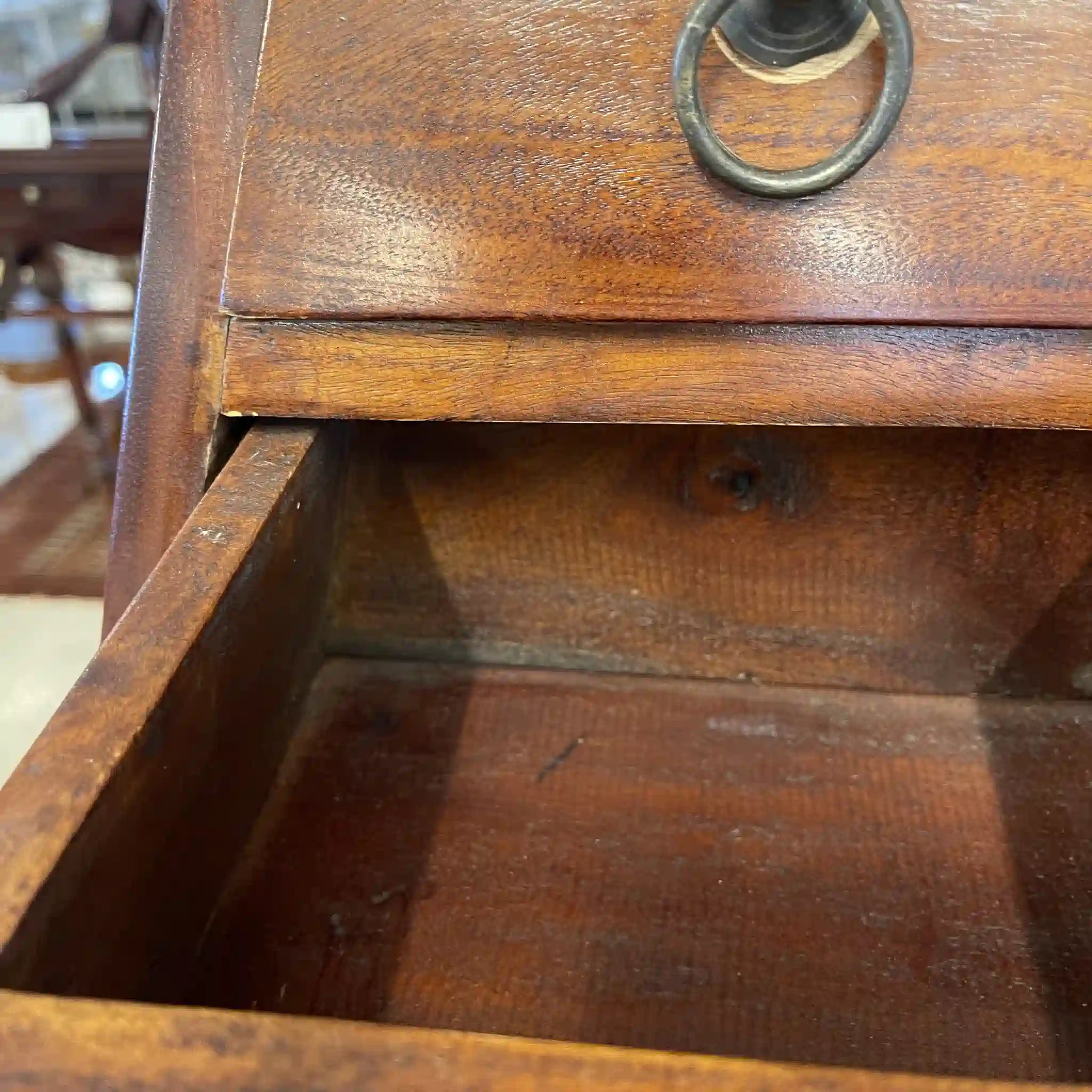 [Antique] Pyramid-shaped chest /
 / Late 19th century (estimated) / Mahogany / England