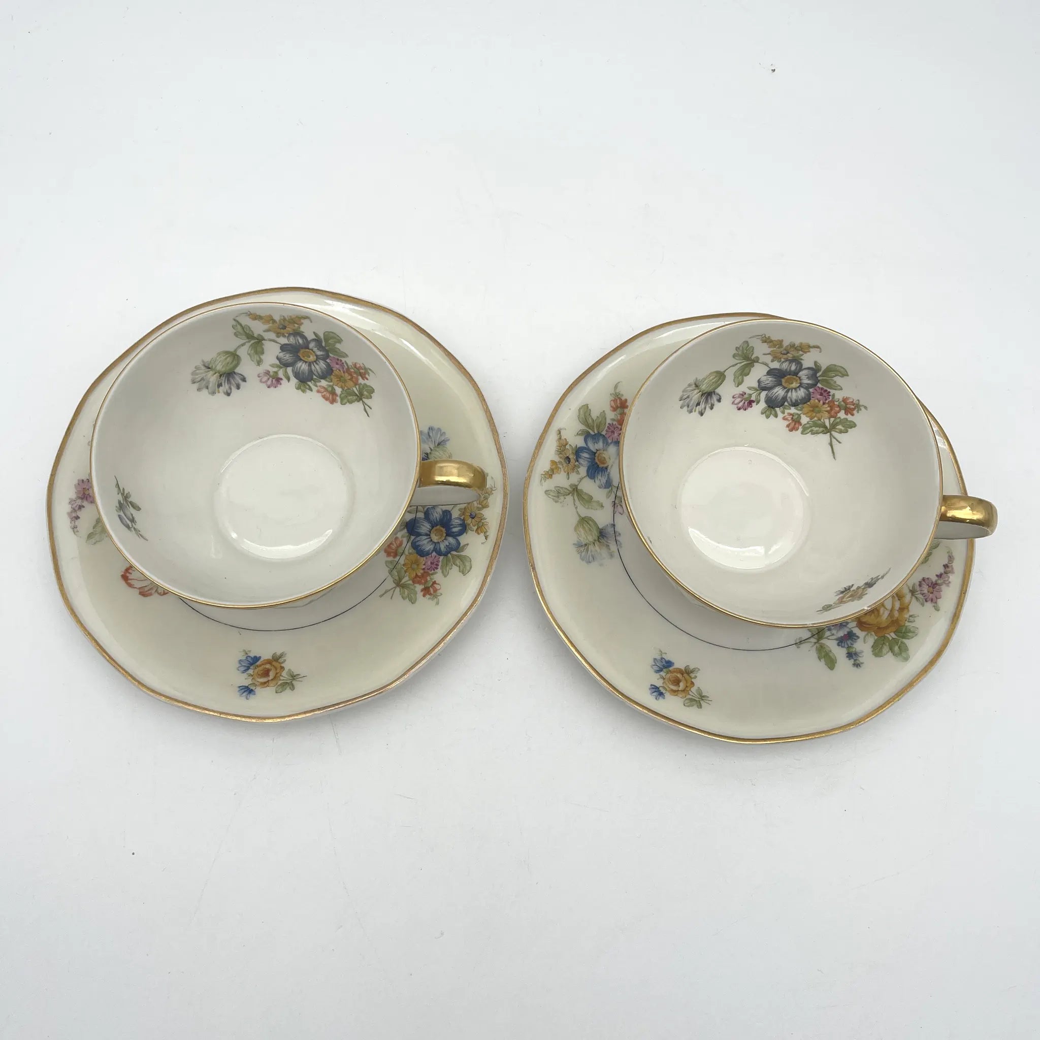 [Antique] Tea cup and saucer 2P / Theodore Haviland / Nosegay / Estimated early mid-20C / Porcelain / France / Bouquet, gold