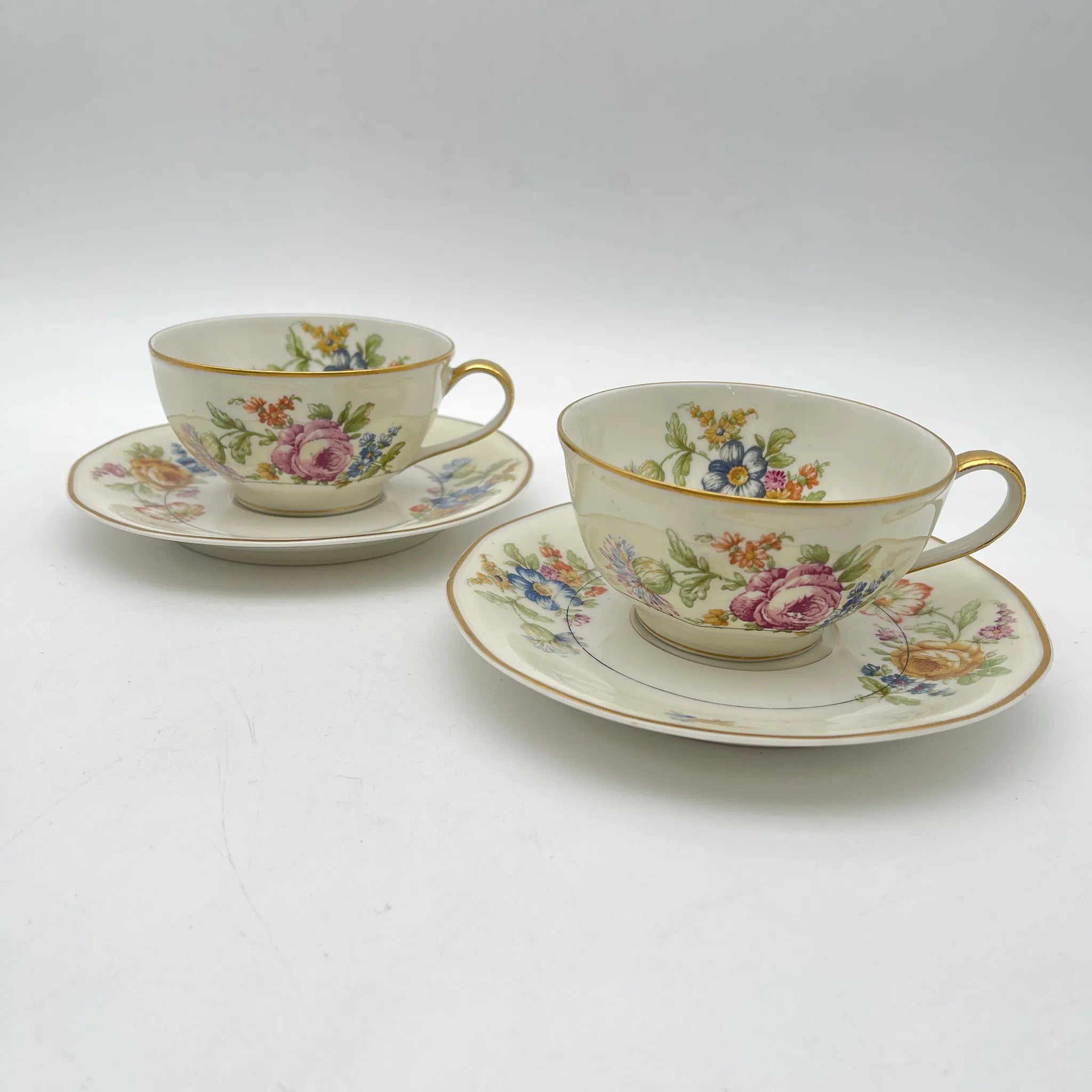 [Antique] Tea cup and saucer 2P / Theodore Haviland / Nosegay / Estimated early mid-20C / Porcelain / France / Bouquet, gold
