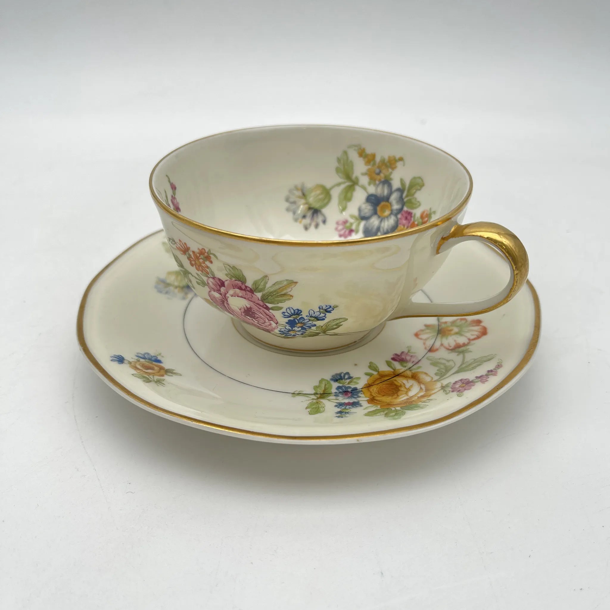 [Antique] Tea cup and saucer 2P / Theodore Haviland / Nosegay / Estimated early mid-20C / Porcelain / France / Bouquet, gold