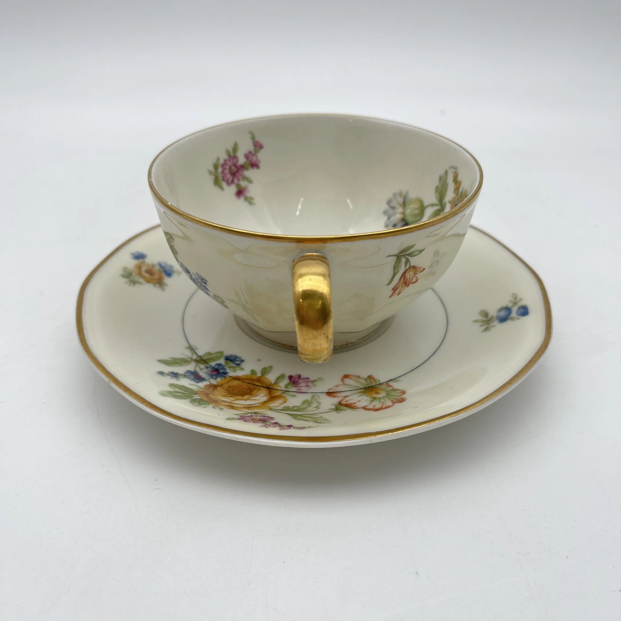[Antique] Tea cup and saucer 2P / Theodore Haviland / Nosegay / Estimated early mid-20C / Porcelain / France / Bouquet, gold