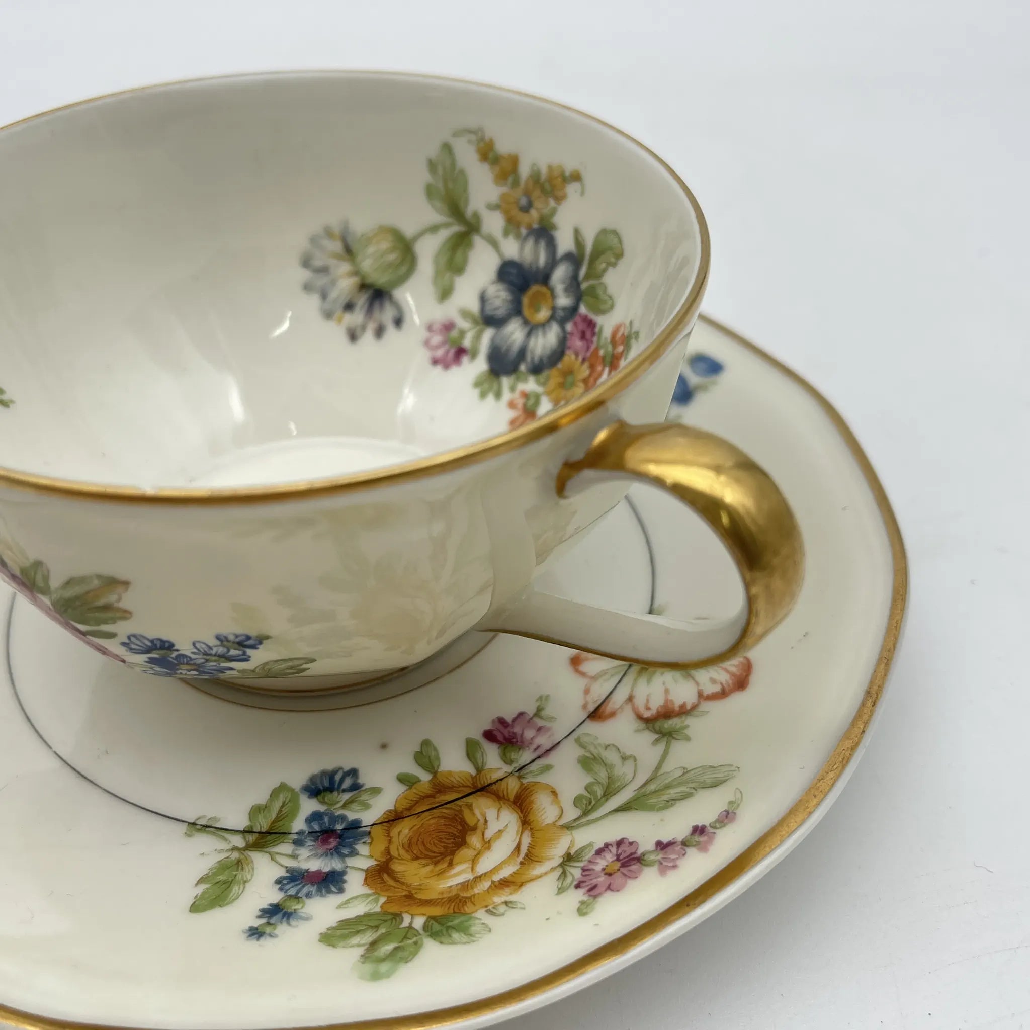 [Antique] Tea cup and saucer 2P / Theodore Haviland / Nosegay / Estimated early mid-20C / Porcelain / France / Bouquet, gold