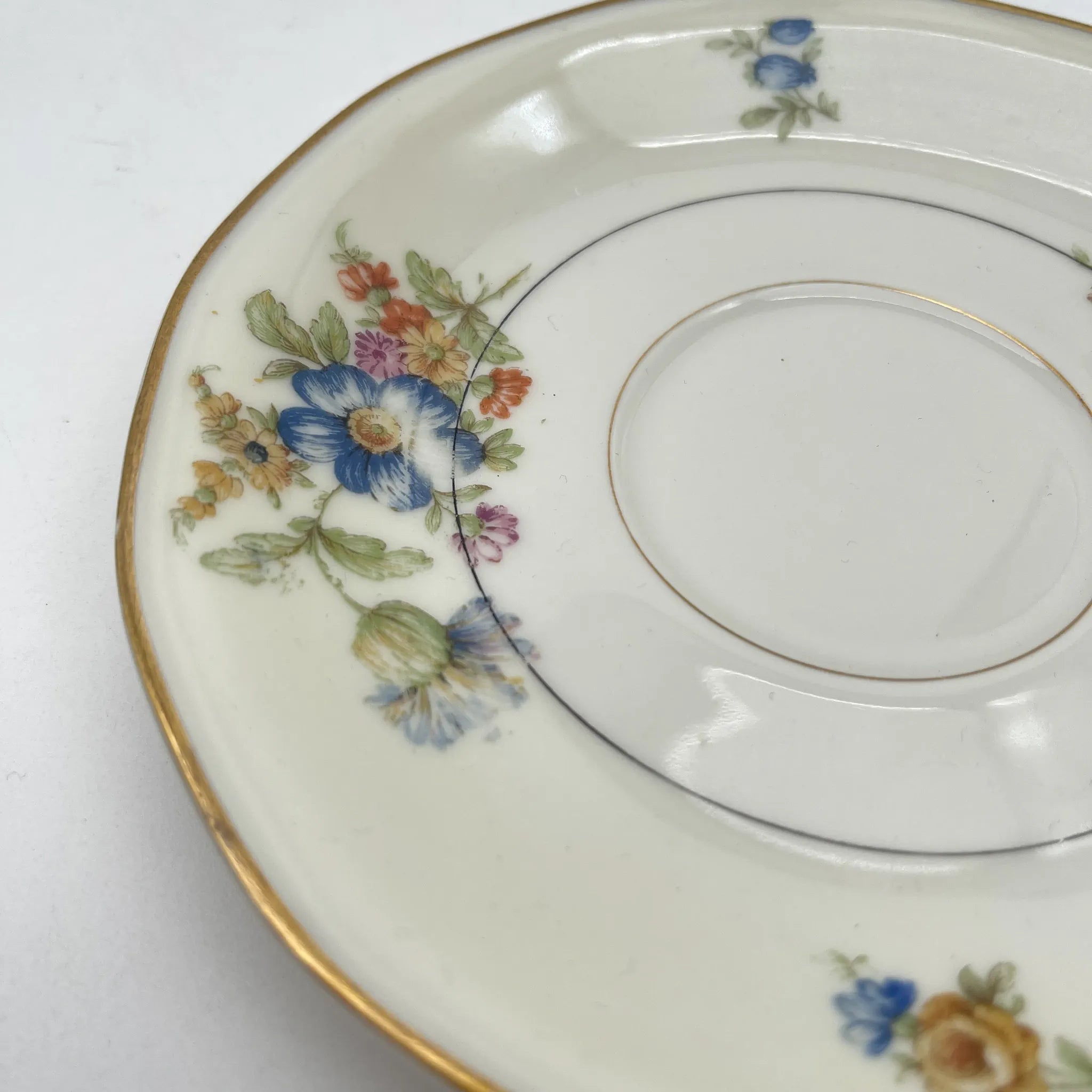 [Antique] Tea cup and saucer 2P / Theodore Haviland / Nosegay / Estimated early mid-20C / Porcelain / France / Bouquet, gold