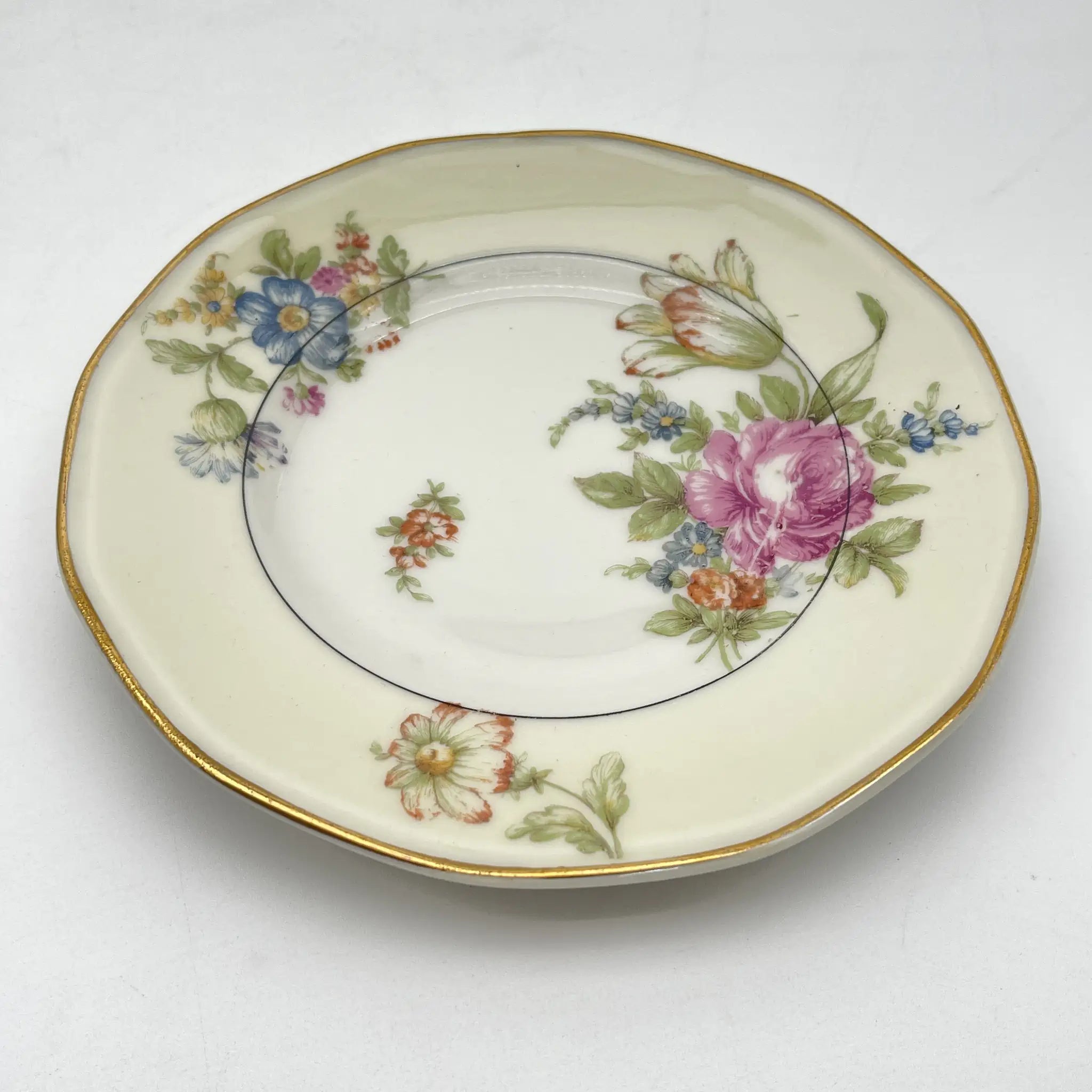 [Antique] Trio 2P / Theodore Haviland / Nosegay / Estimated early middle 20C / Porcelain / France / Bouquet, gold color