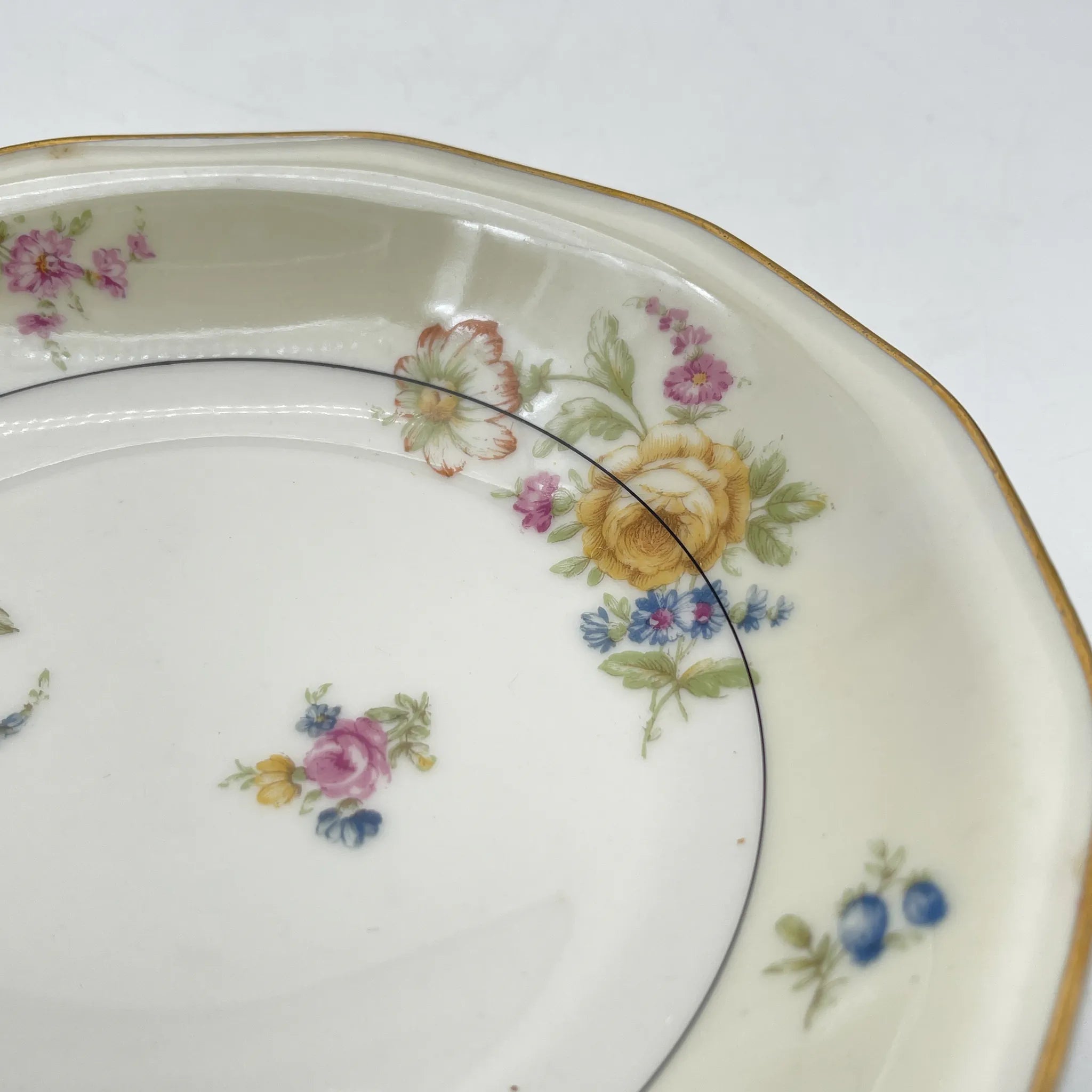[Antique] Soup plate (deep plate) / Theodore Haviland / Nosegay / Estimated early-mid 20C / Porcelain / France / Bouquet, gold painting