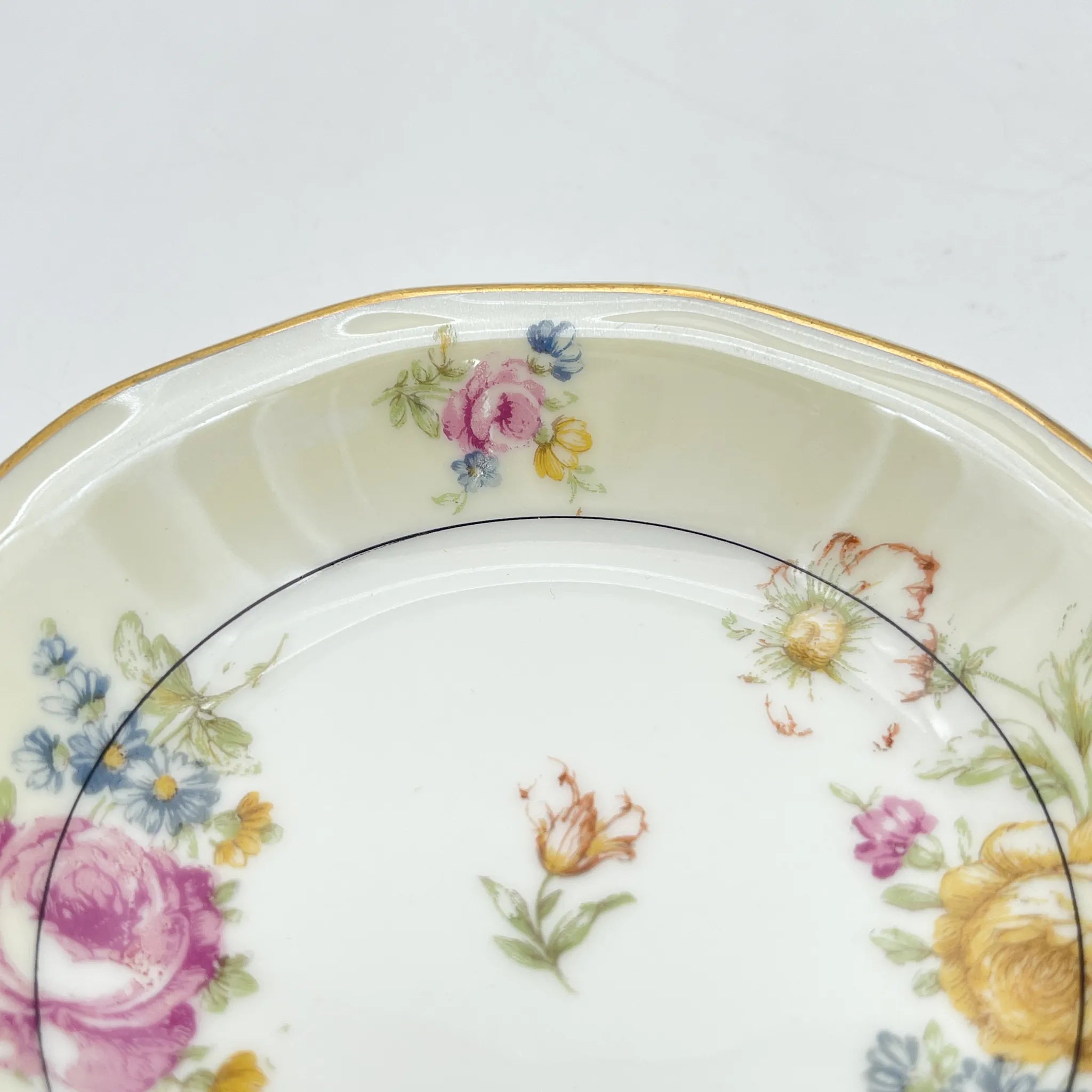 [Antique] Fruit bowl (small bowl) / Theodore Haviland / Nosegay / Estimated early-mid 20C / Porcelain / France / Bouquet, gold color