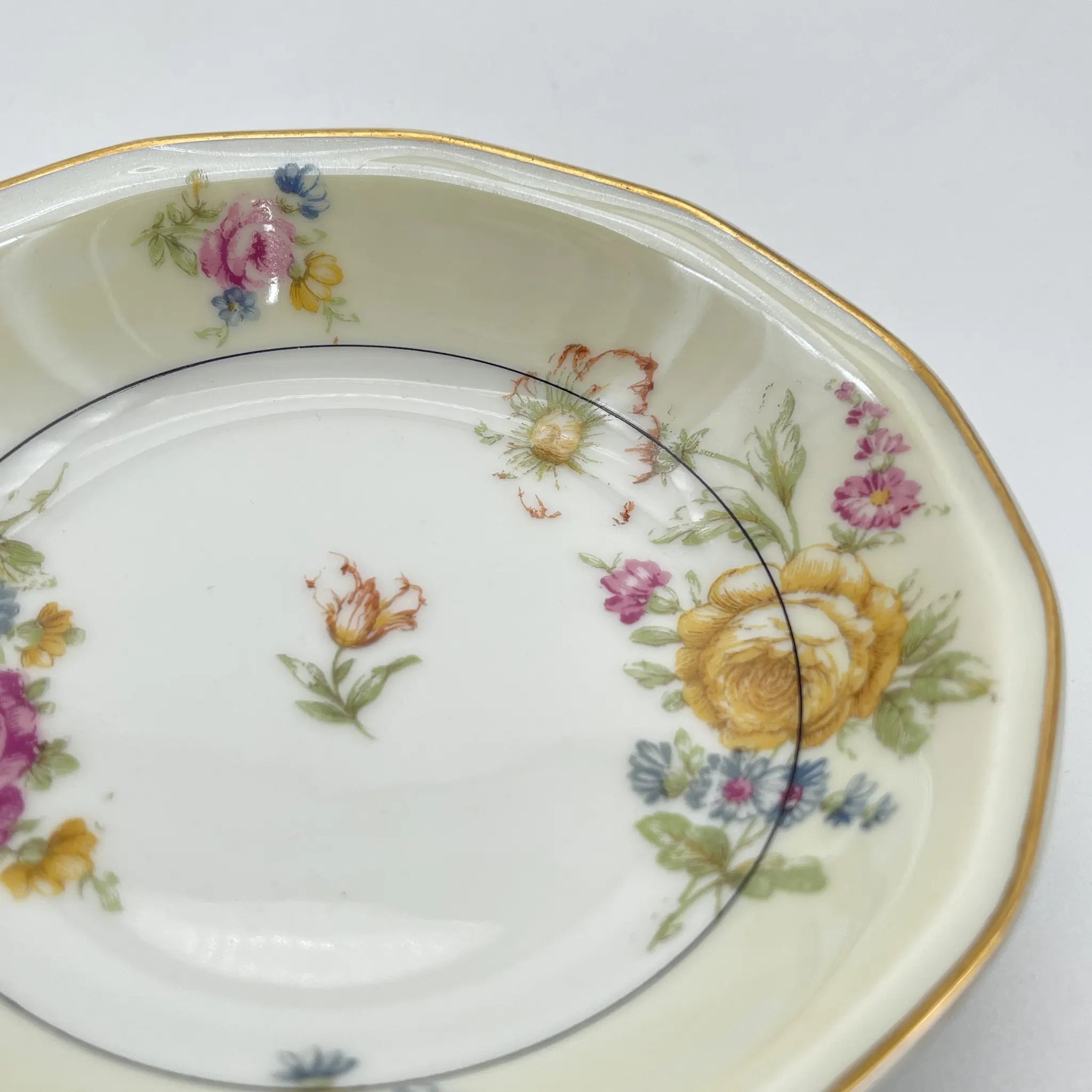 [Antique] Fruit bowl (small bowl) / Theodore Haviland / Nosegay / Estimated early-mid 20C / Porcelain / France / Bouquet, gold color