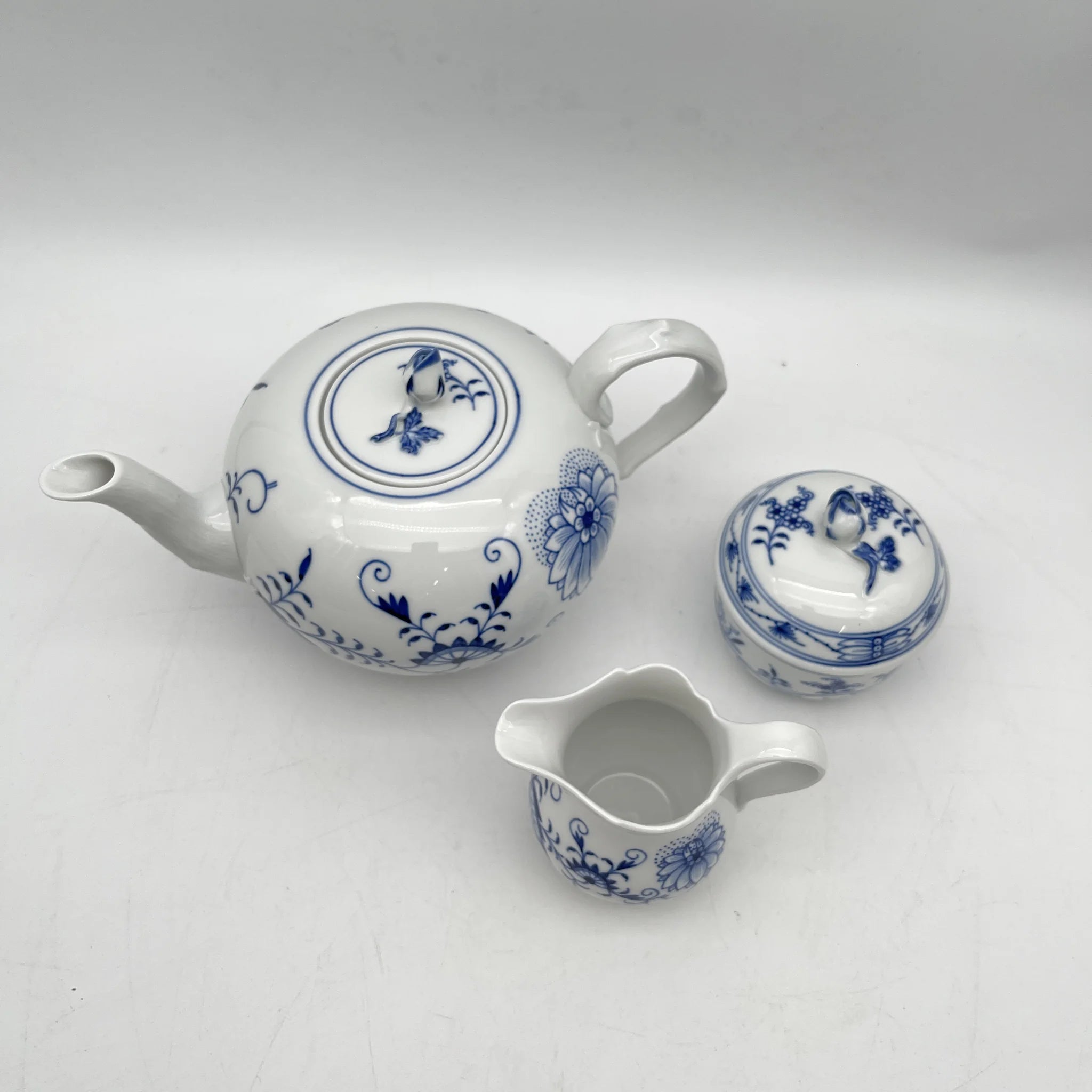 Meissen (マイセン) / ティーセット (ティーポット, クリーマー, シュガーポット) / Blue Onion / 推定20C後期 / 磁器 / ドイツ / [リユース]