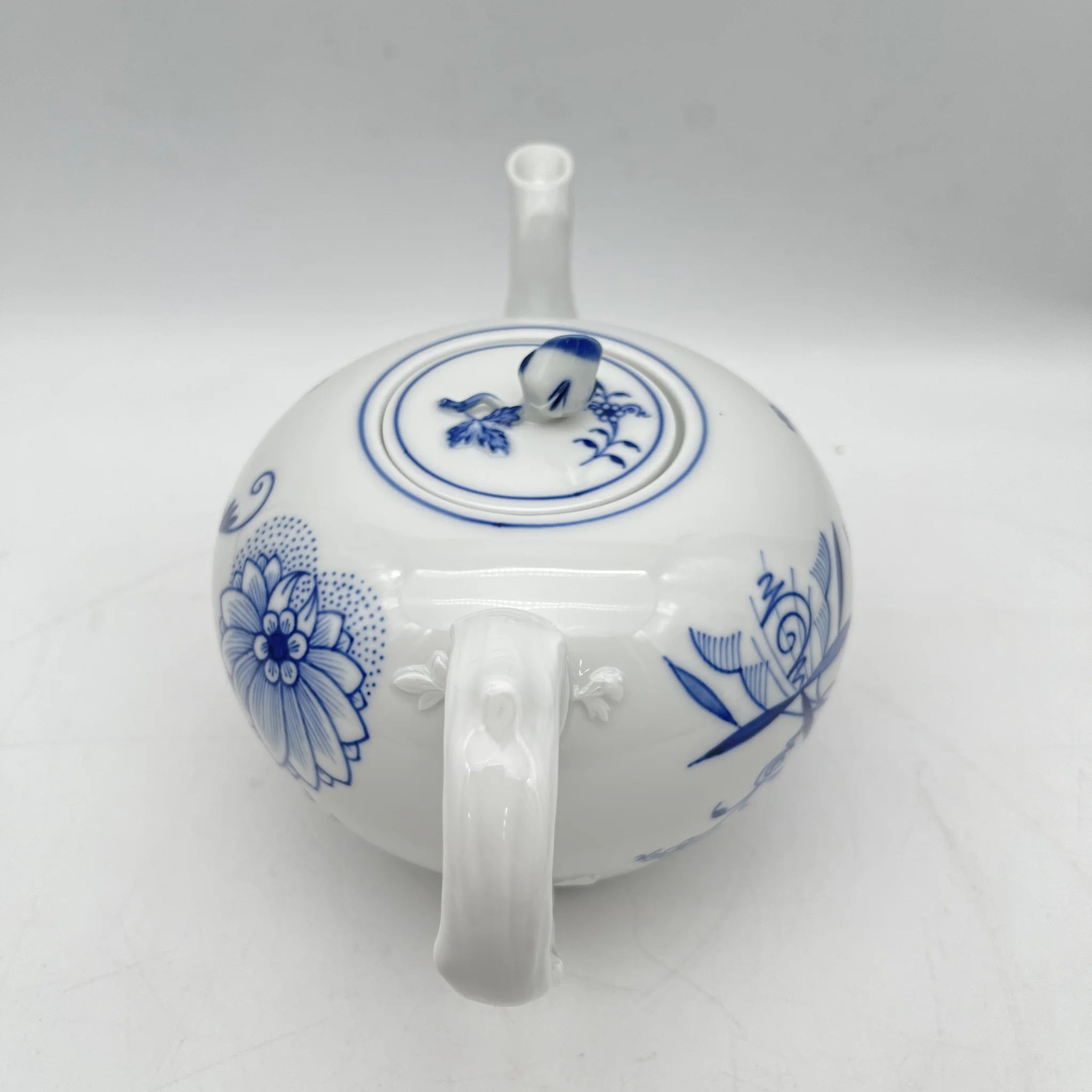 Meissen (マイセン) / ティーセット (ティーポット, クリーマー, シュガーポット) / Blue Onion / 推定20C後期 / 磁器 / ドイツ / [リユース]