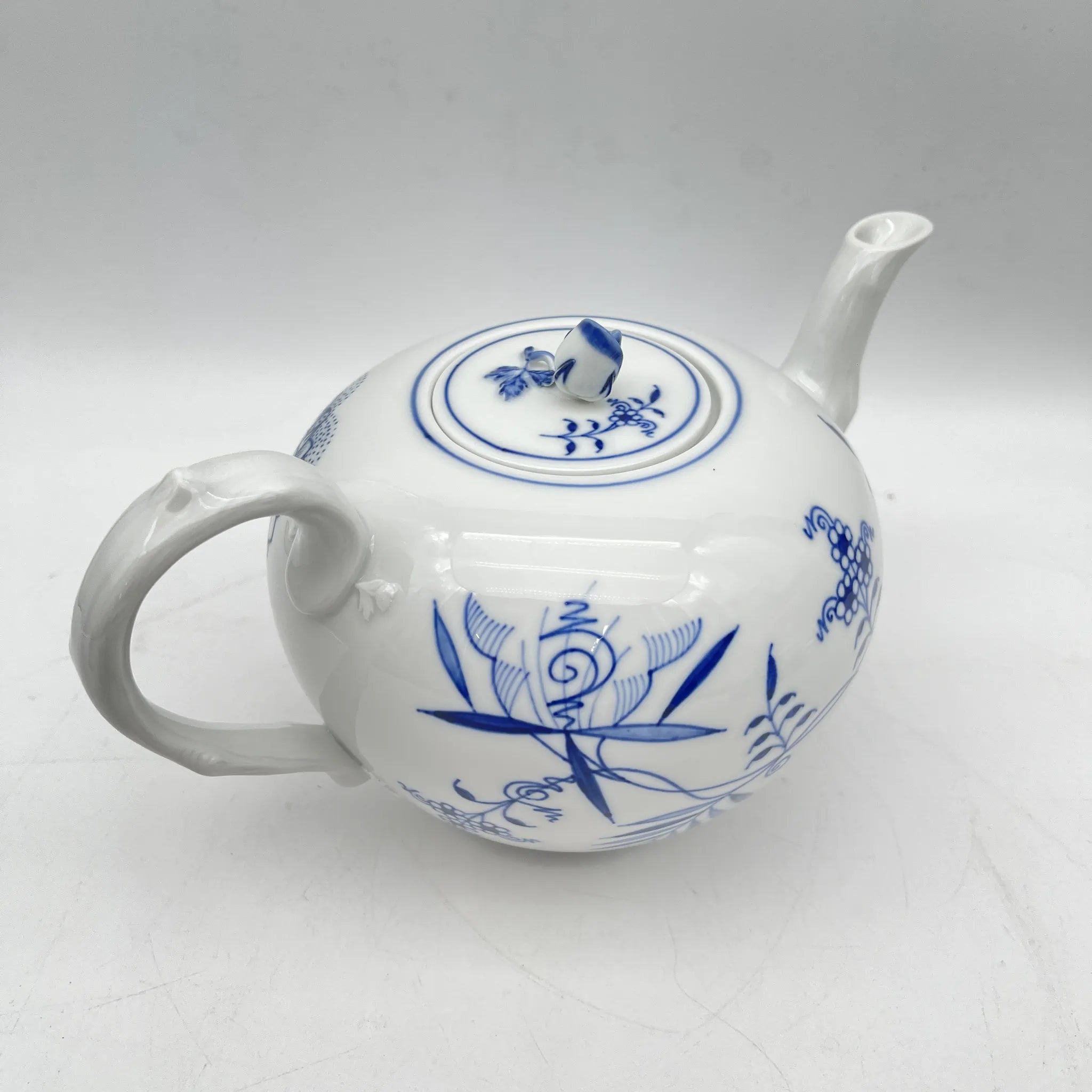 Meissen (マイセン) / ティーセット (ティーポット, クリーマー, シュガーポット) / Blue Onion / 推定20C後期 / 磁器 / ドイツ / [リユース]
