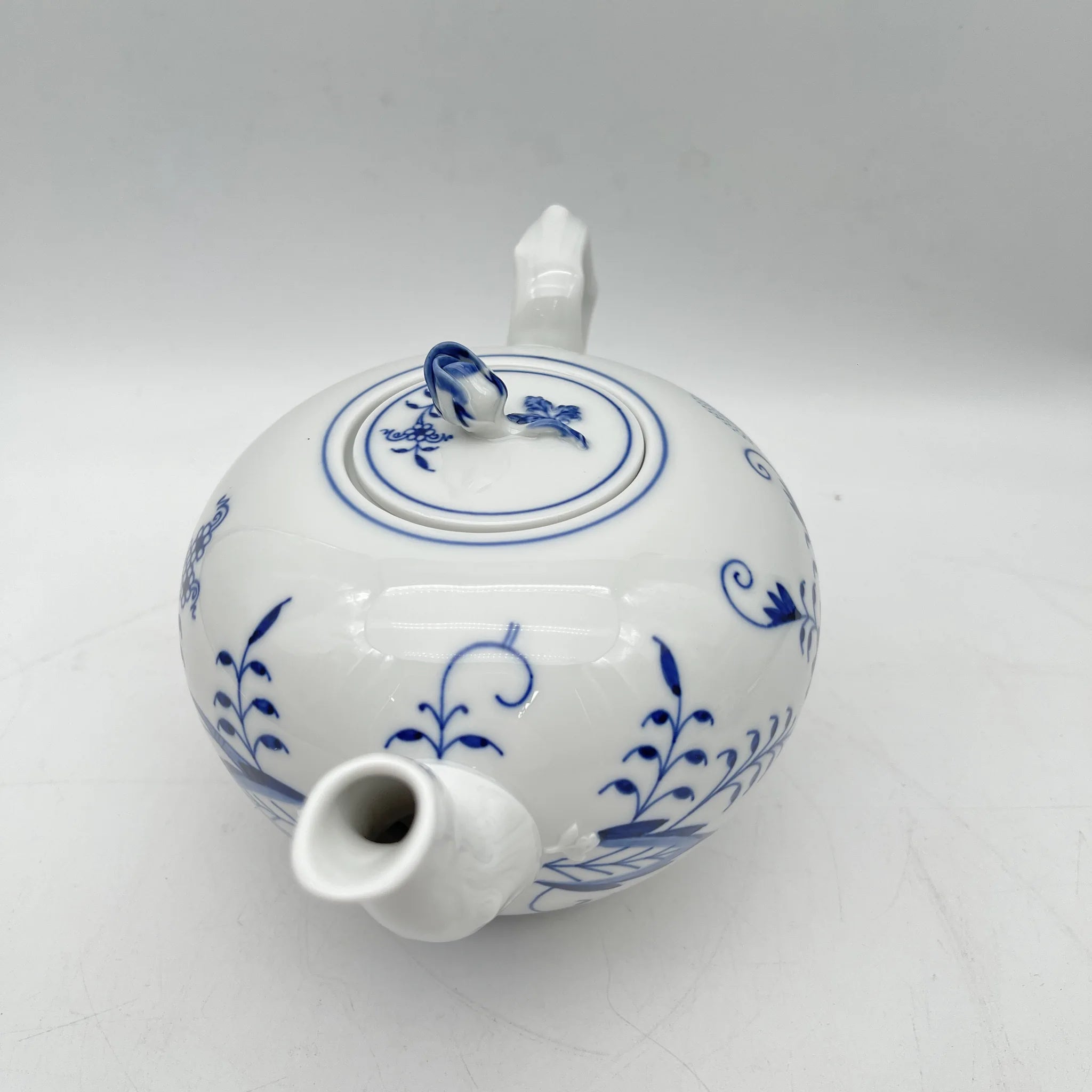 Meissen (マイセン) / ティーセット (ティーポット, クリーマー, シュガーポット) / Blue Onion / 推定20C後期 / 磁器 / ドイツ / [リユース]