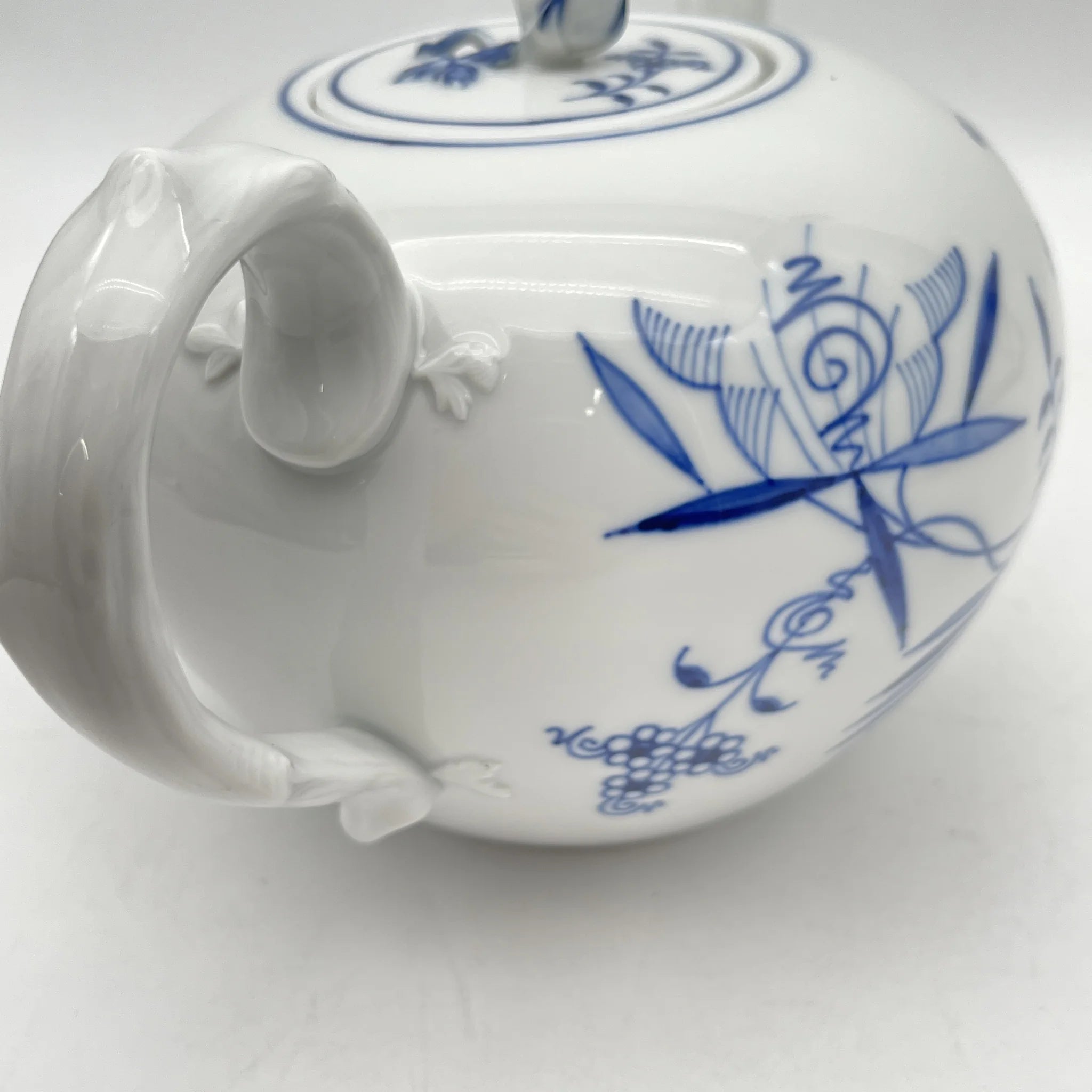 Meissen (マイセン) / ティーセット (ティーポット, クリーマー, シュガーポット) / Blue Onion / 推定20C後期 / 磁器 / ドイツ / [リユース]