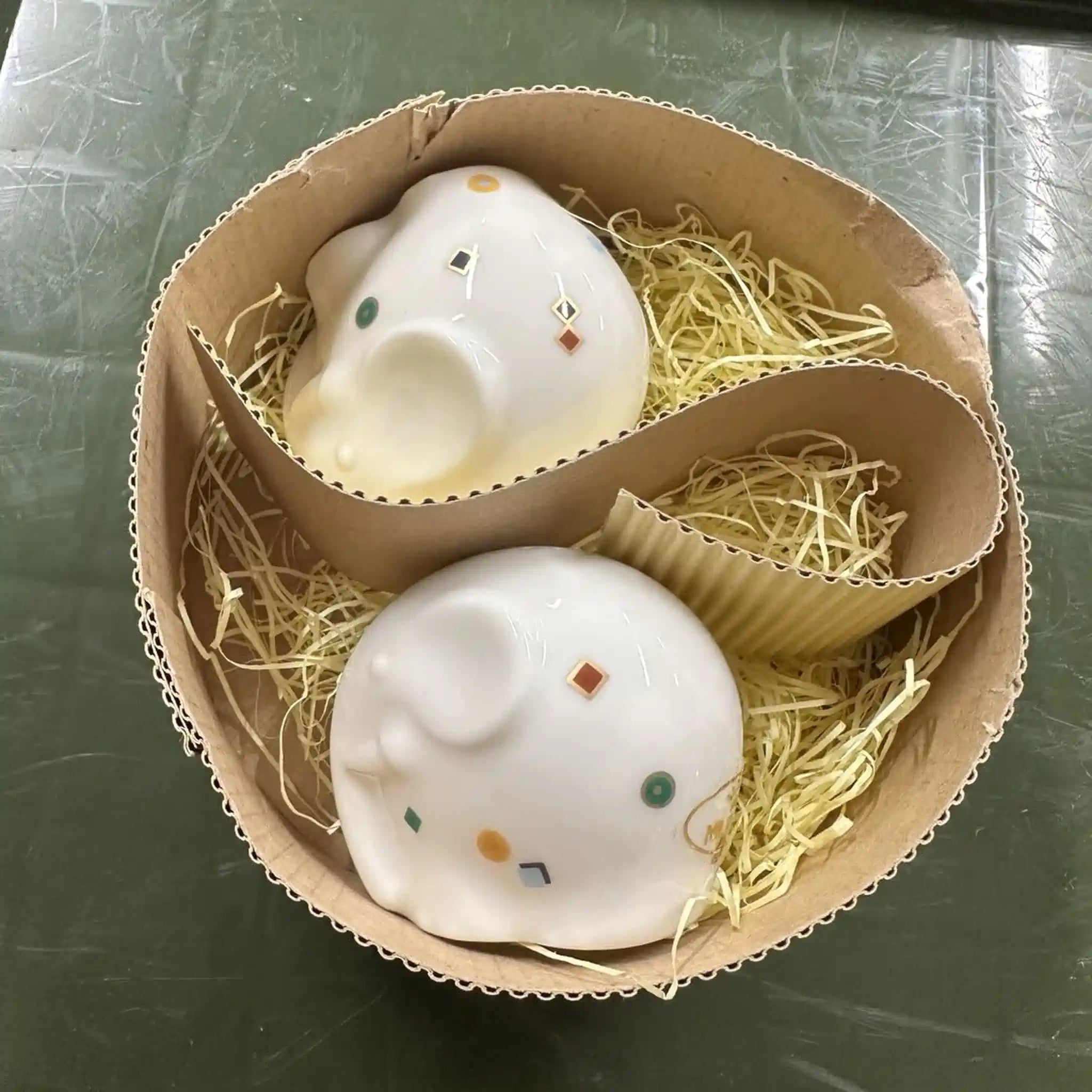 【リユース】 スパイスボトル / NARUMI(ナルミ) / ゾウ / Bone China / 日本 / 未使用 / 箱付き