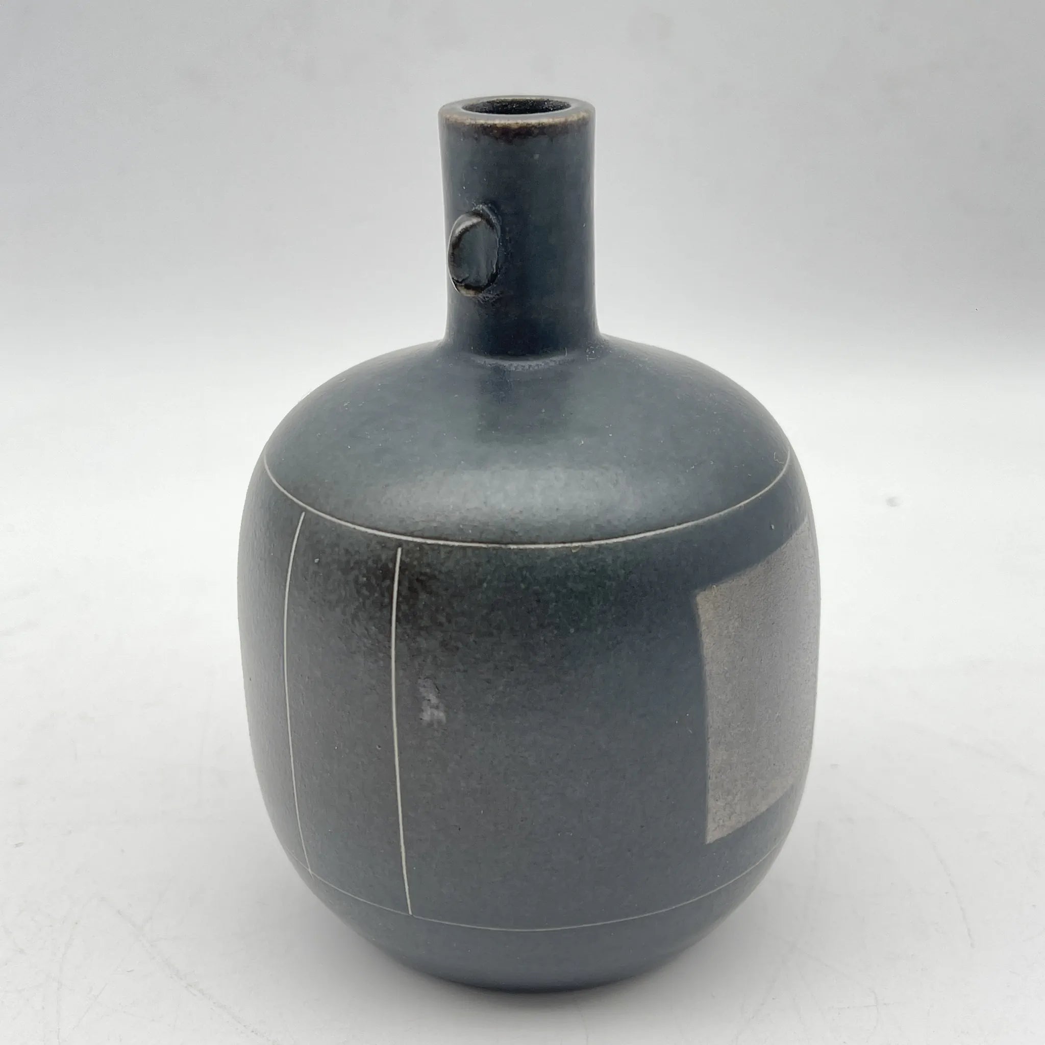 [Reuse] Flower vase (single vase) / Estimated late 20C / Pottery / Japan / Ink glaze, with box