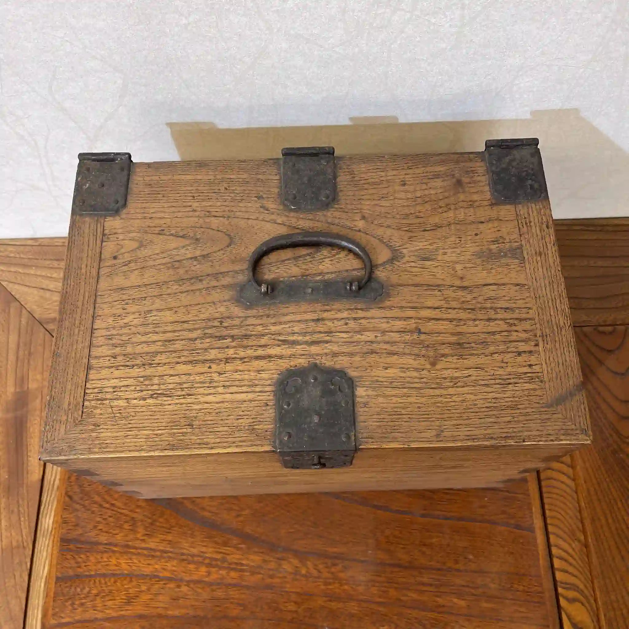 [Vintage] Hanging inkstone (small drawer) / Estimated mid-to-late 20C / Chestnut wood / Japan