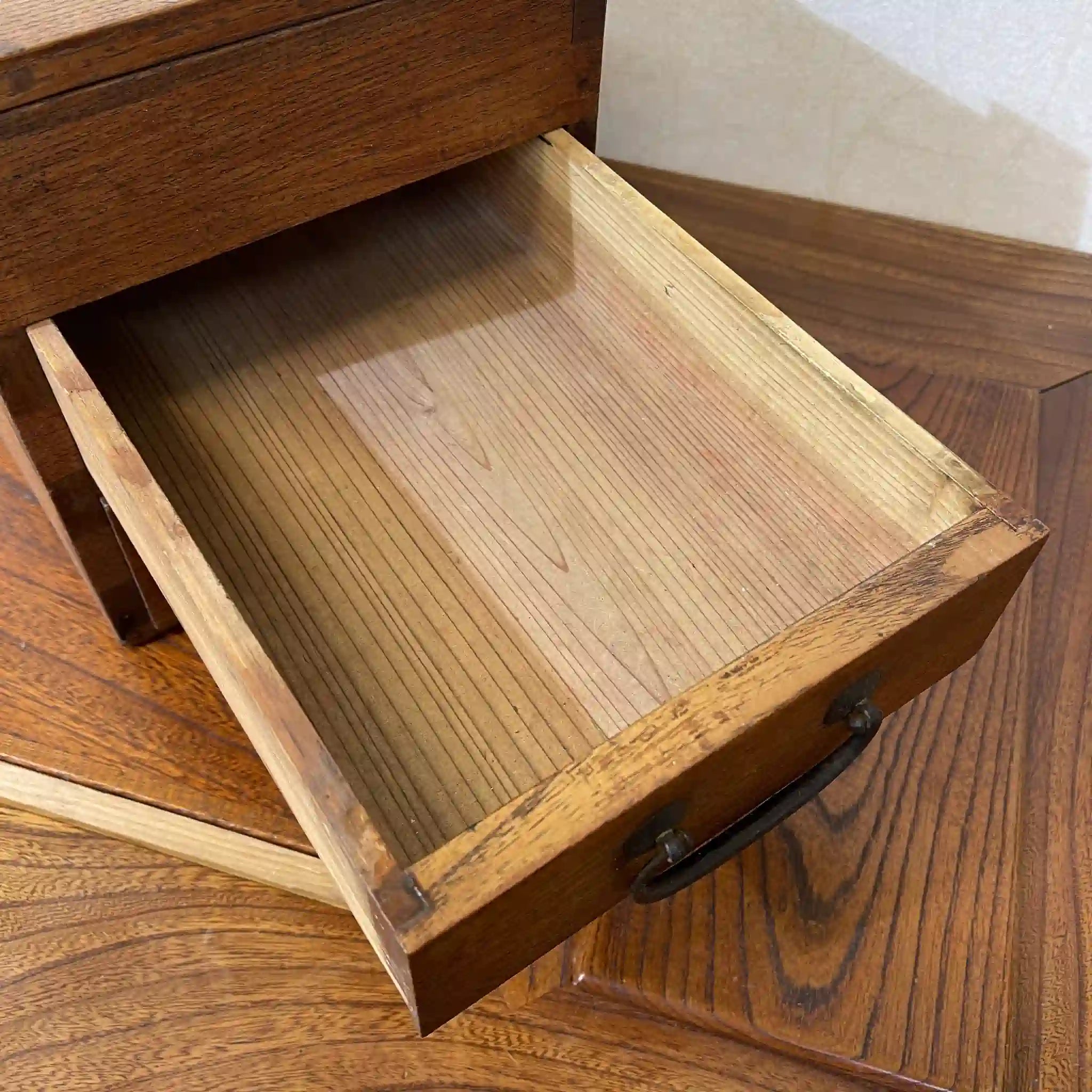 [Vintage] Hanging inkstone (small drawer) / Estimated mid-to-late 20C / Chestnut wood / Japan