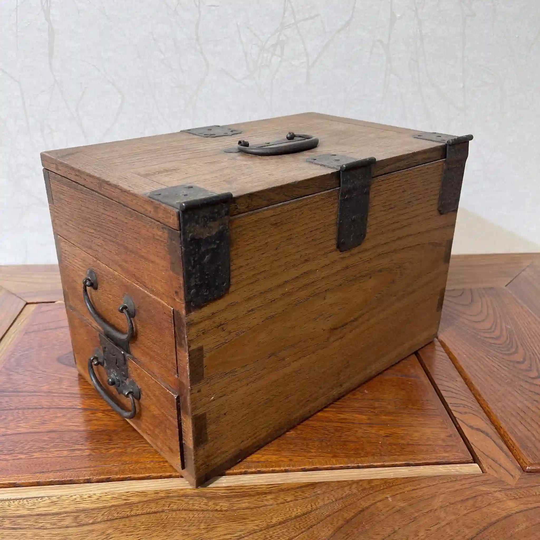 [Vintage] Hanging inkstone (small drawer) / Estimated mid-to-late 20C / Chestnut wood / Japan