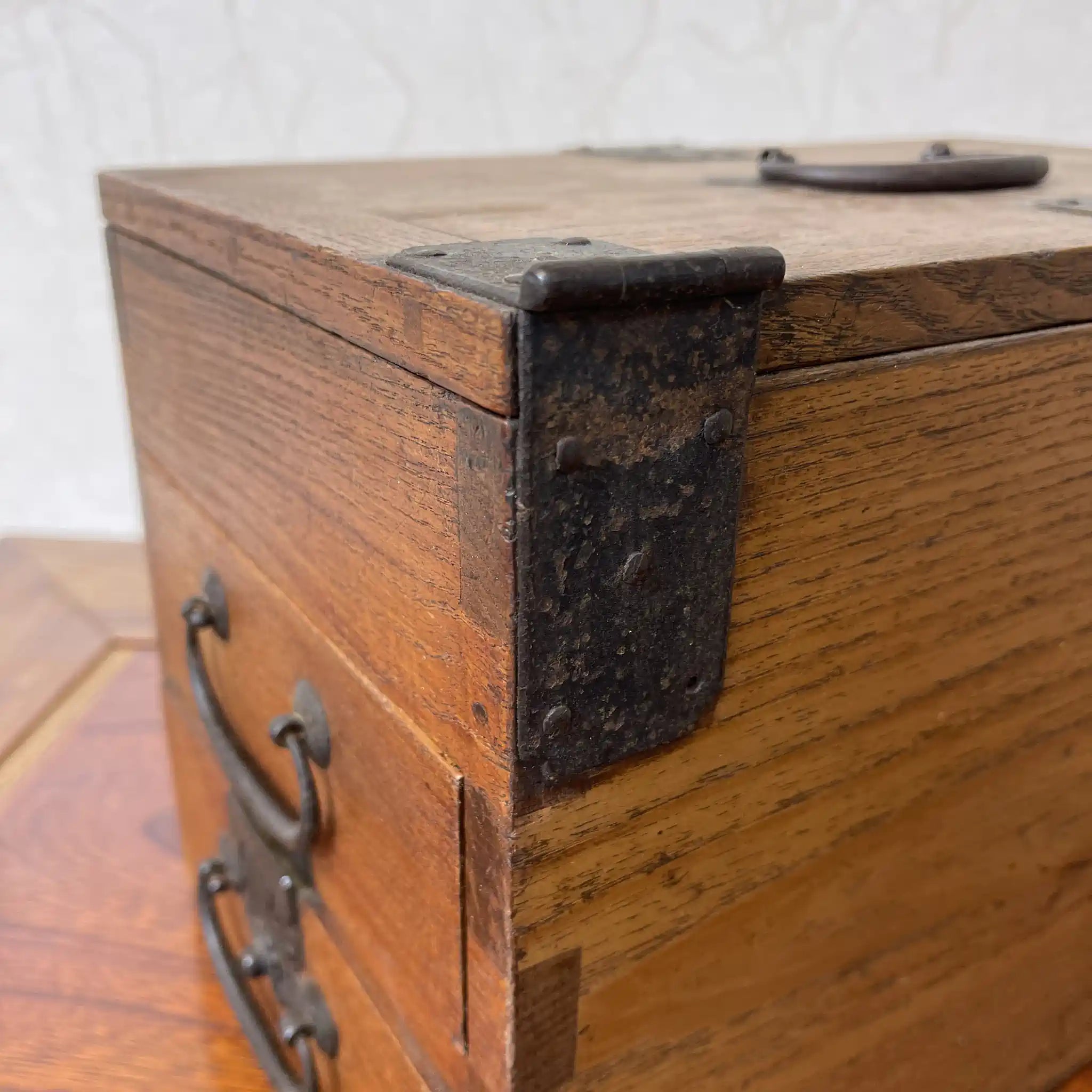 [Vintage] Hanging inkstone (small drawer) / Estimated mid-to-late 20C / Chestnut wood / Japan