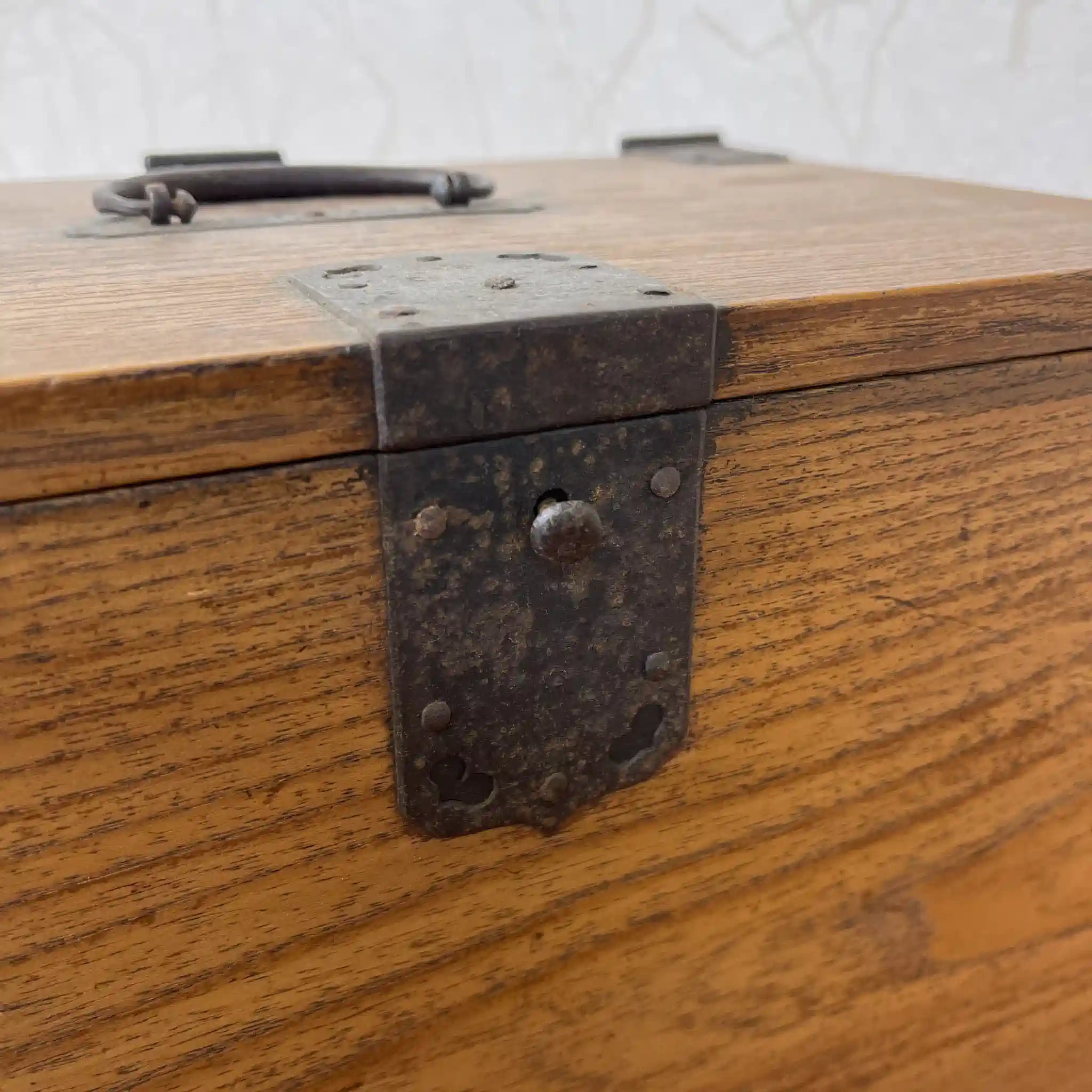 [Vintage] Hanging inkstone (small drawer) / Estimated mid-to-late 20C / Chestnut wood / Japan