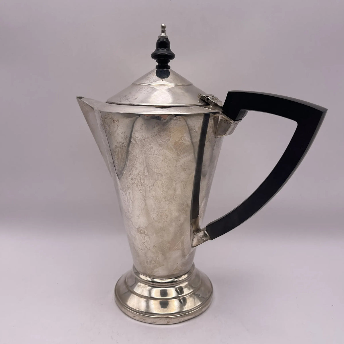 KAVIN / Coffee pot / Art Deco style / 1920s-1940s / Silver plate (silver plated) / England / Art Deco form, heat-resistant resin handle / [Vintage]