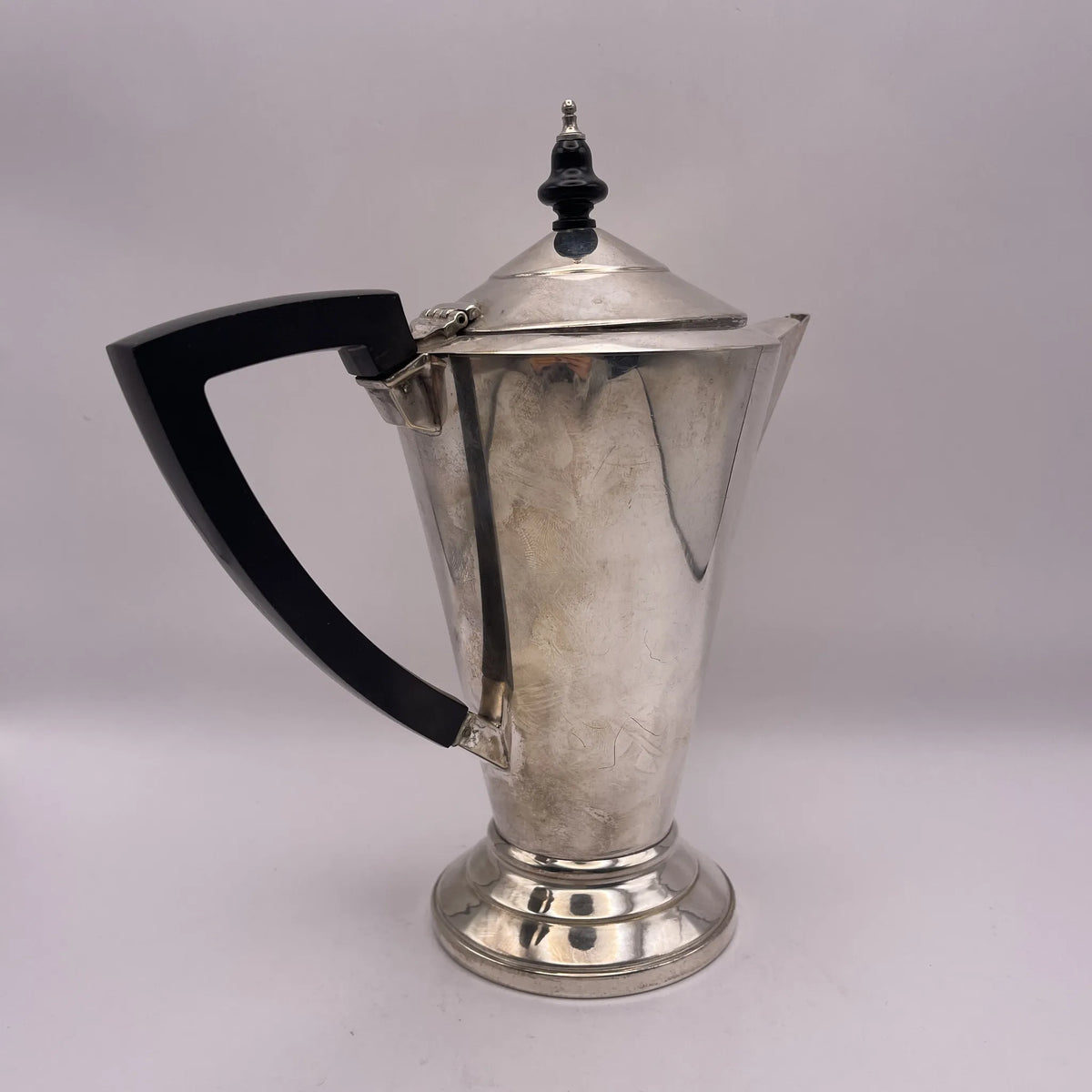 KAVIN / Coffee pot / Art Deco style / 1920s-1940s / Silver plate (silver plated) / England / Art Deco form, heat-resistant resin handle / [Vintage]