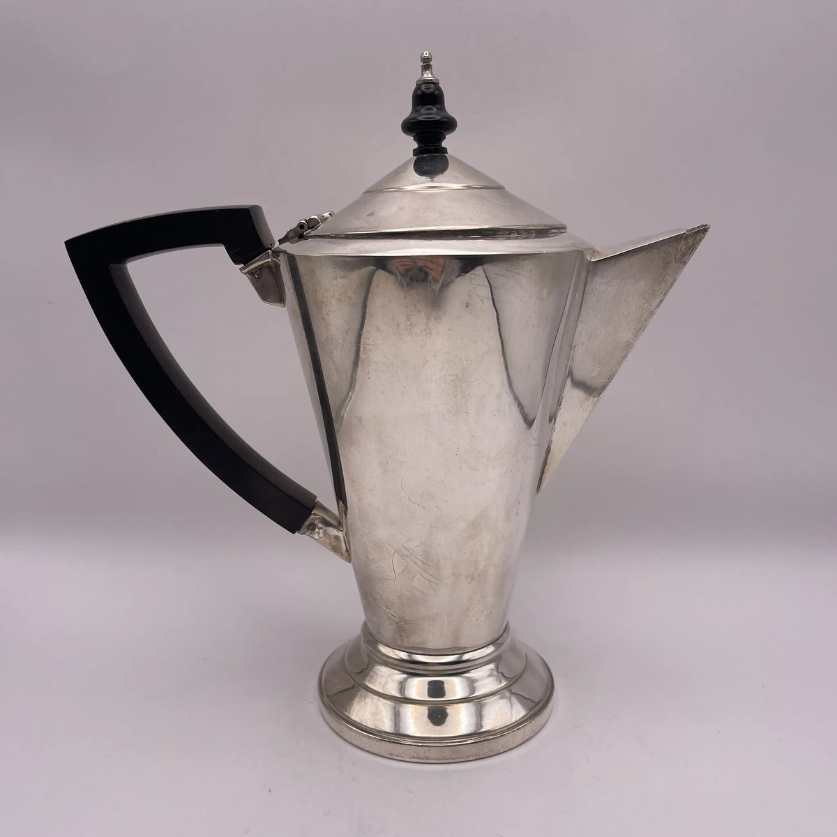 KAVIN / Coffee pot / Art Deco style / 1920s-1940s / Silver plate (silver plated) / England / Art Deco form, heat-resistant resin handle / [Vintage]