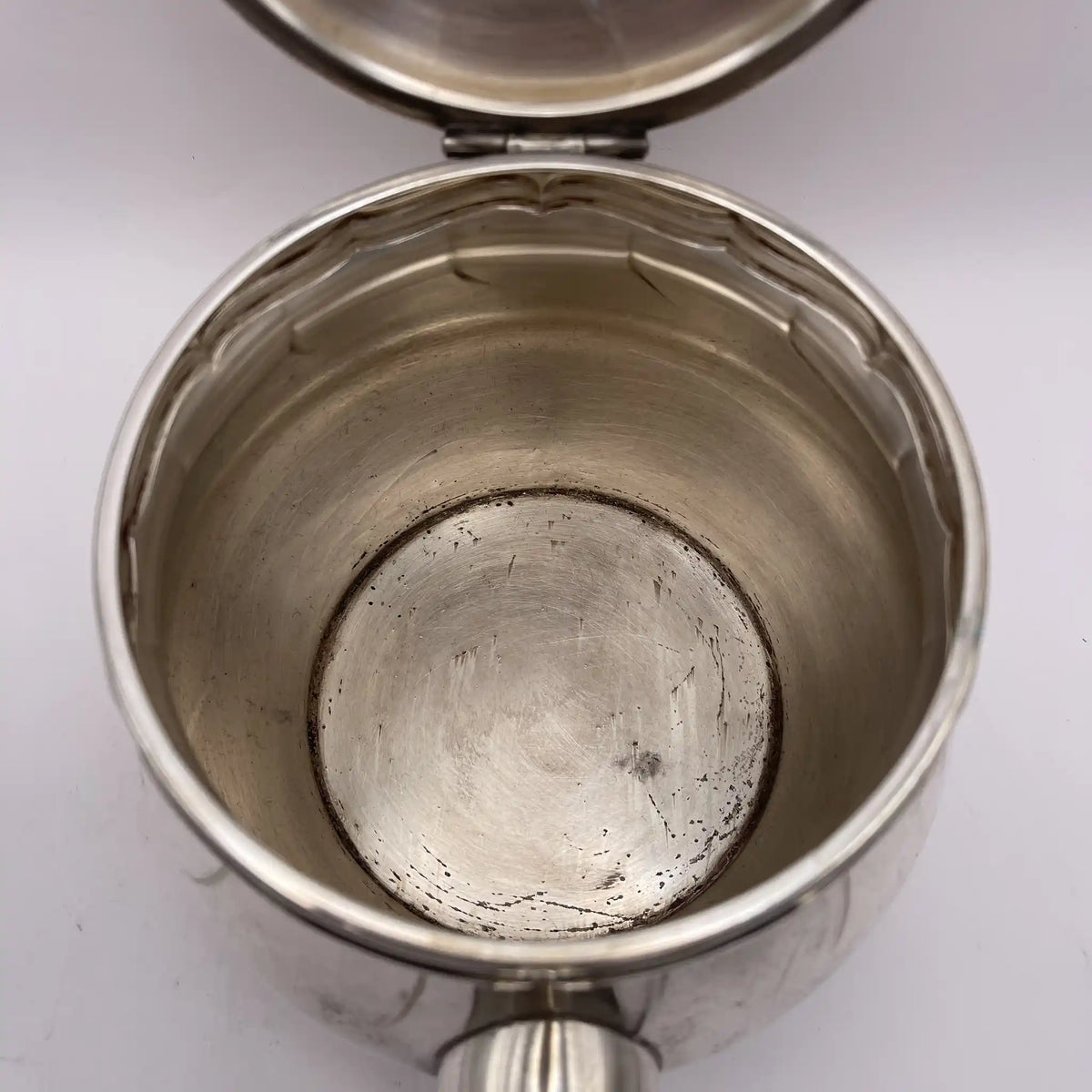 Henry Stratford Ltd / Teapot / Around 1910 / Silver plated / England / Britannia metal, scalloped edge / [Vintage]