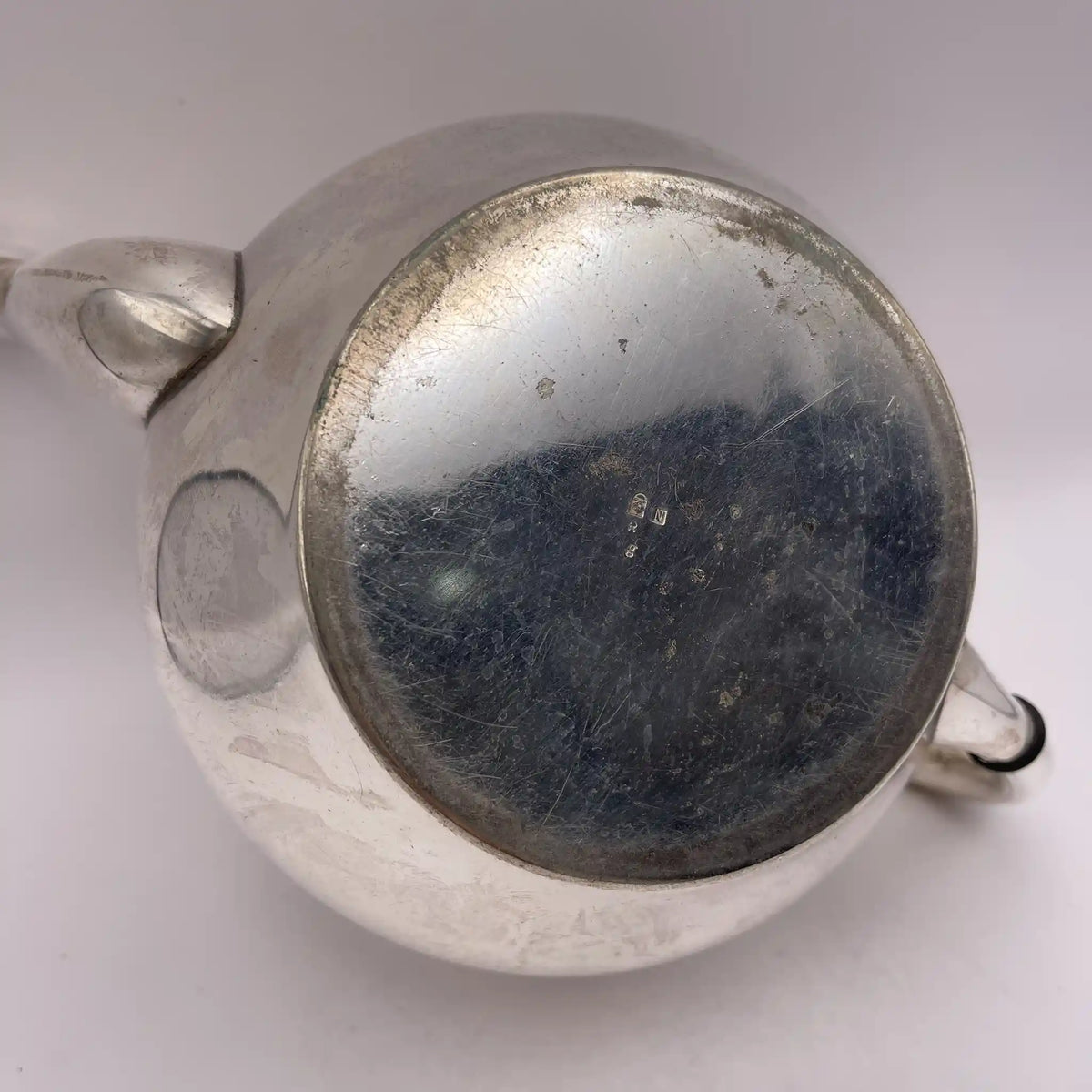 Henry Stratford Ltd / Teapot / Around 1910 / Silver plated / England / Britannia metal, scalloped edge / [Vintage]